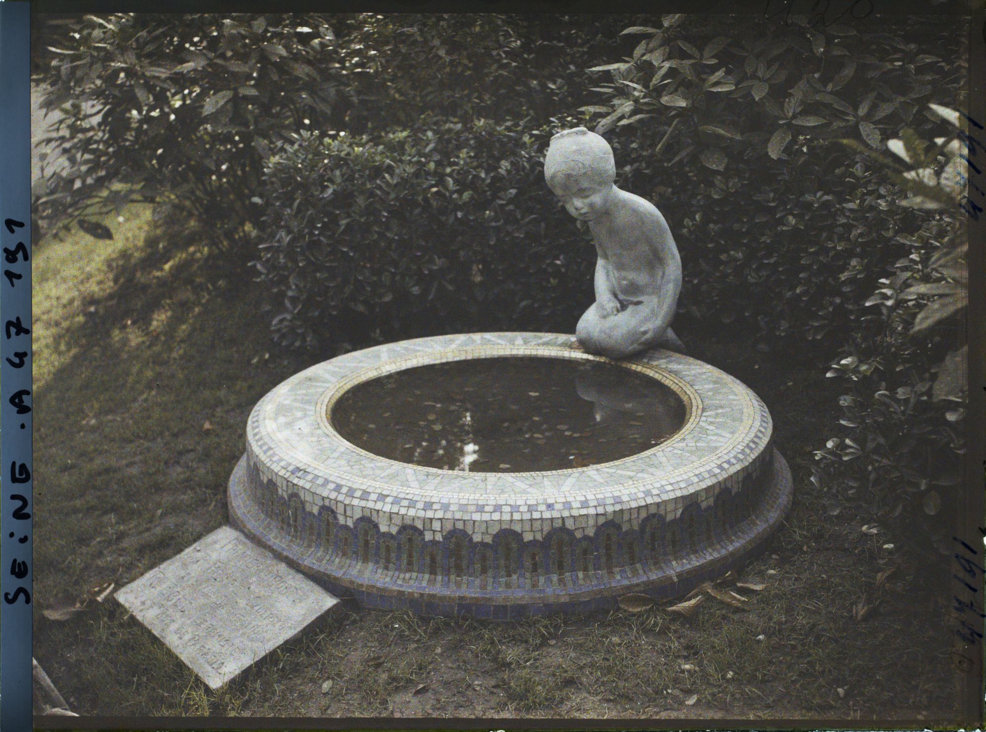 Image représentant L'Exposition des arts décoratifs, Le Premier Miroir GR Peyre, Cours-la-Reine