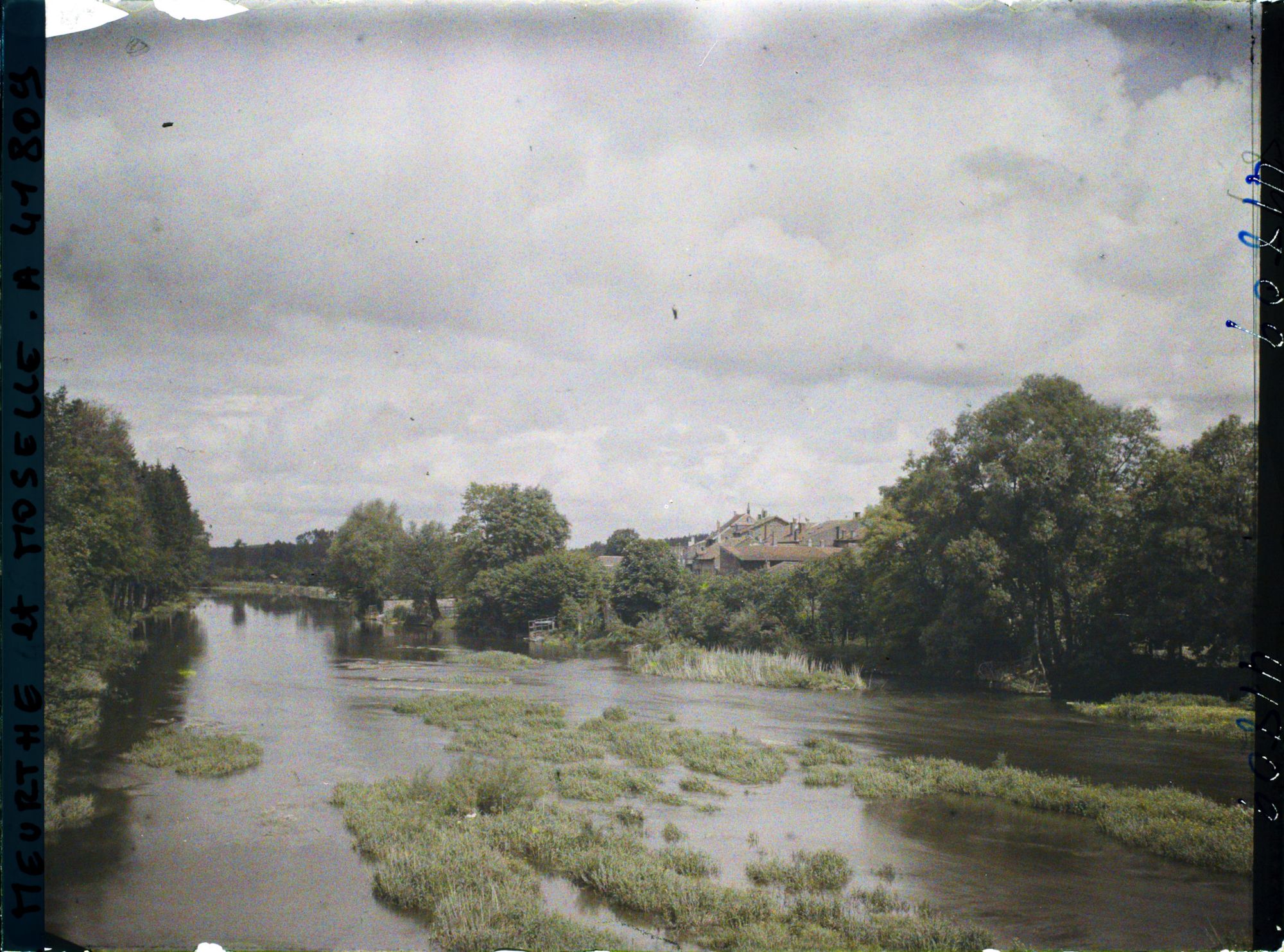Image représentant France, Baccarat, Une vue sur la Meurthe