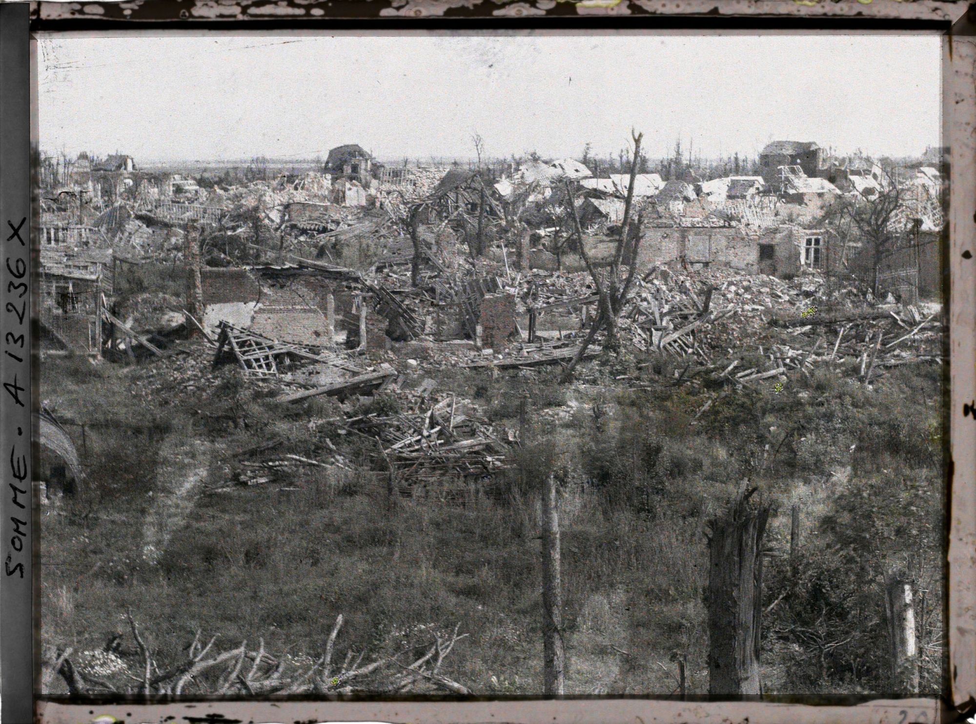 Image représentant France, Chaulnes, Panorama pris du haut du Château
