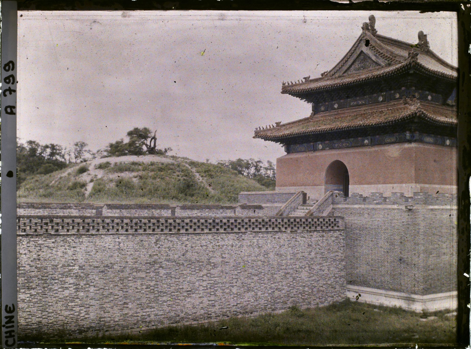 Image représentant Zhaoling (" tombeau Lumineux "), appelé aussi Beiling (" tombeau du Nord ")