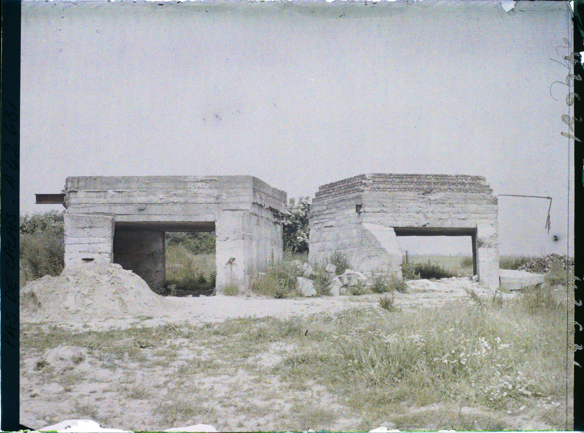 Image représentant France, Givenchy-en-Gohelle, Blockhauss allemd à l'entrée du Village