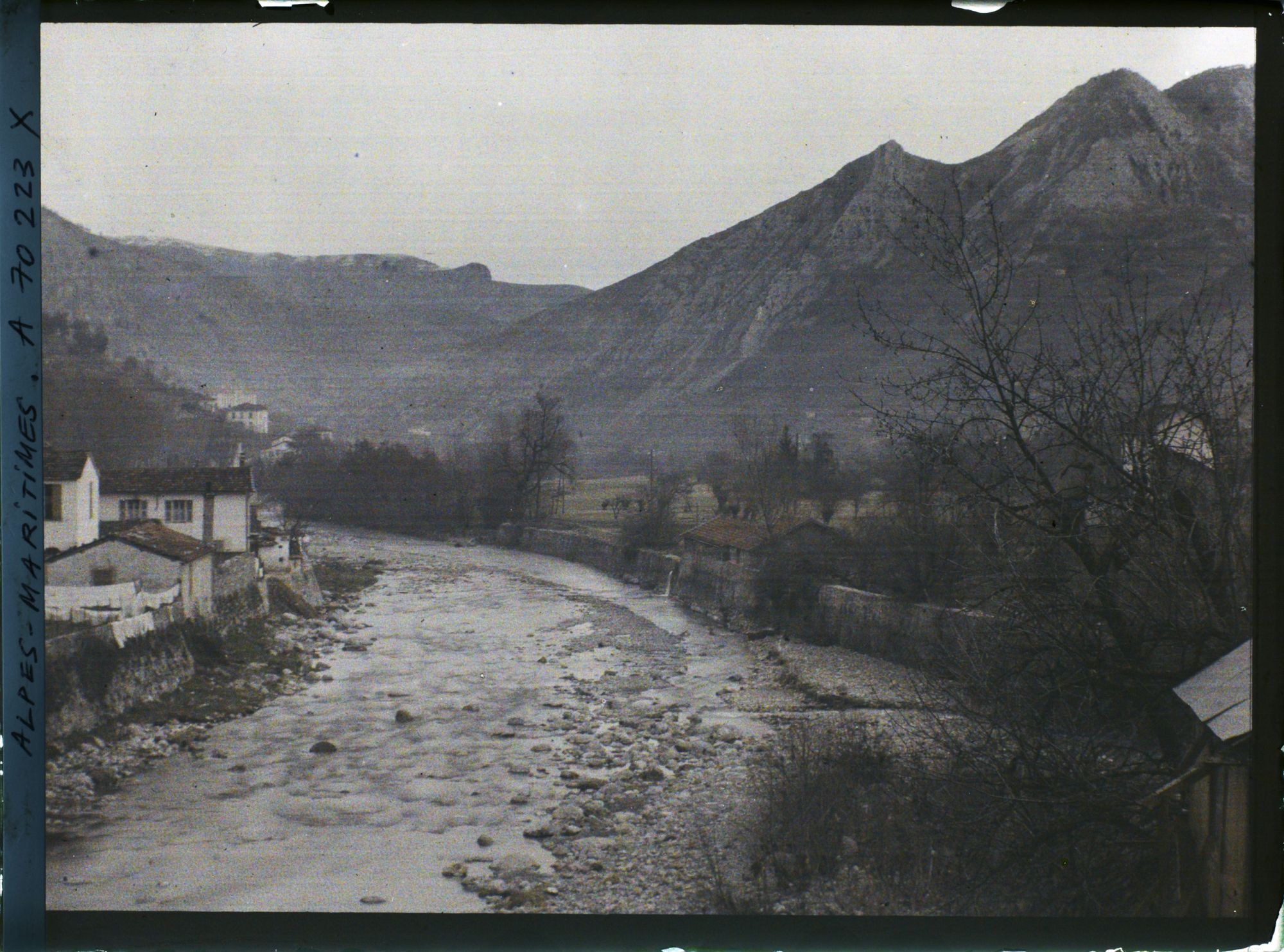 Image représentant La Bévéra traversant le village