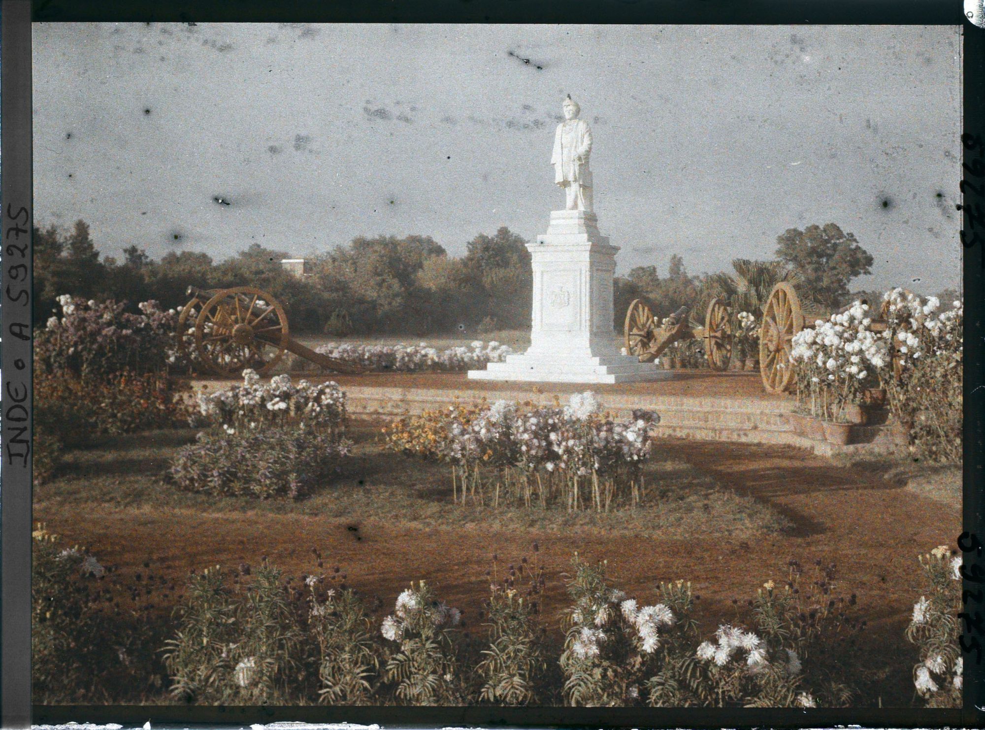 Image représentant La Statue de Jagatjit Singh dans le parc du nouveau palais