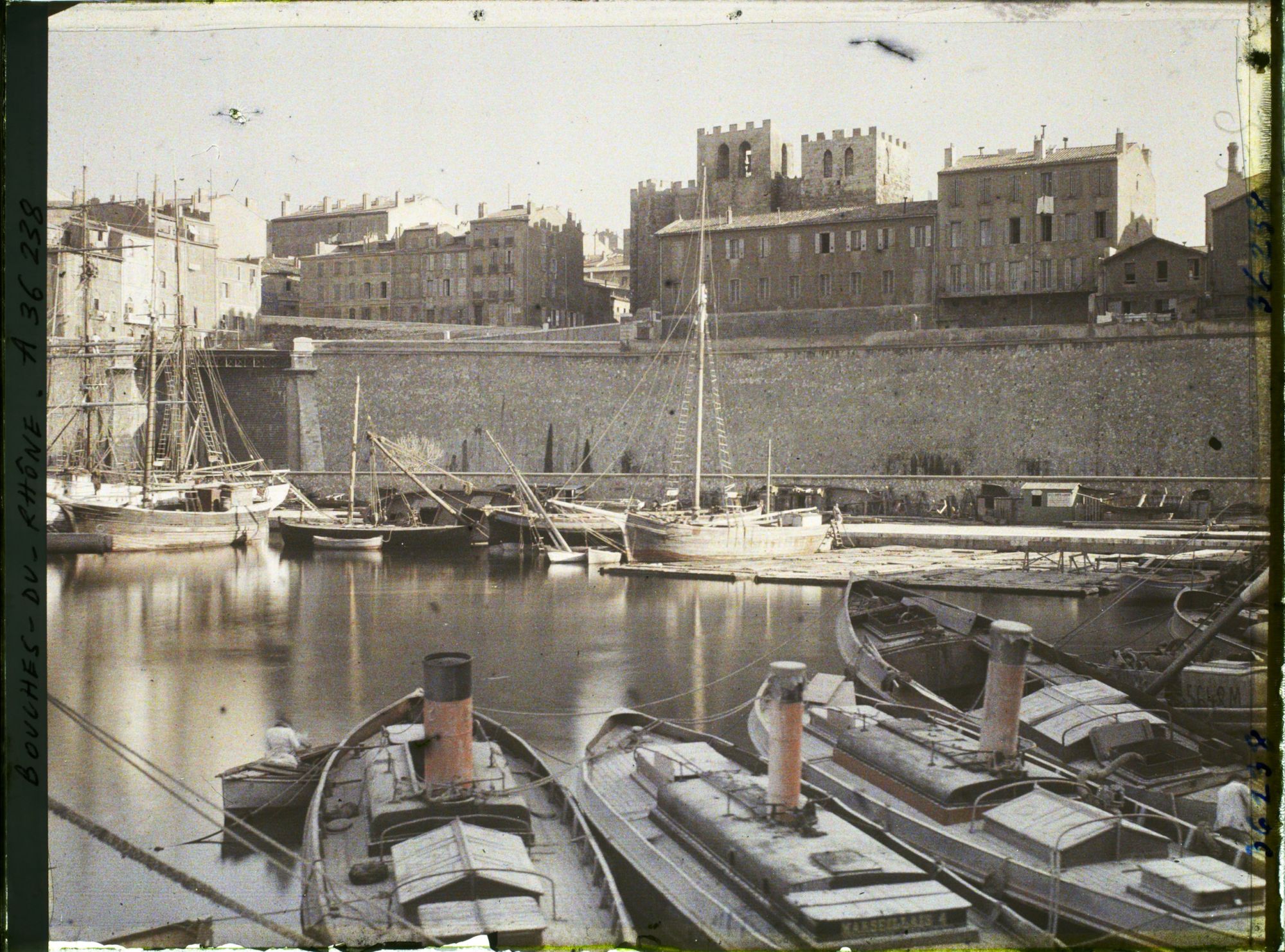 Image représentant L'abbaye Saint-Victor, vue du quai de la Rive Neuve