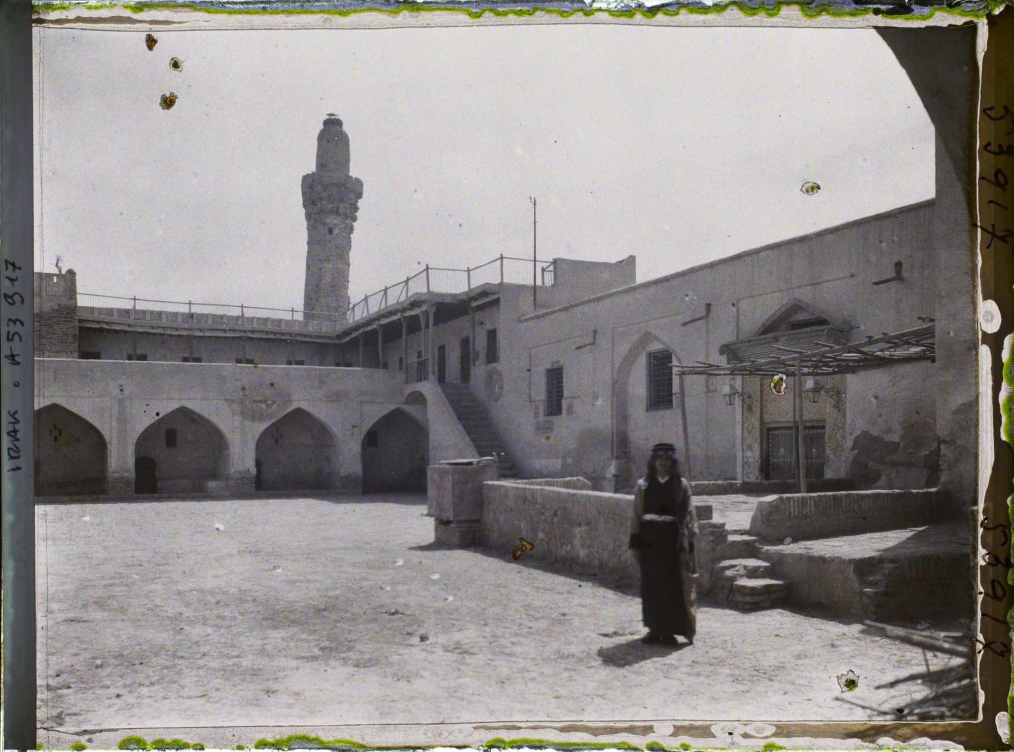 Image représentant Bâtiments et minaret de briques sculptées du XIIIe siècle