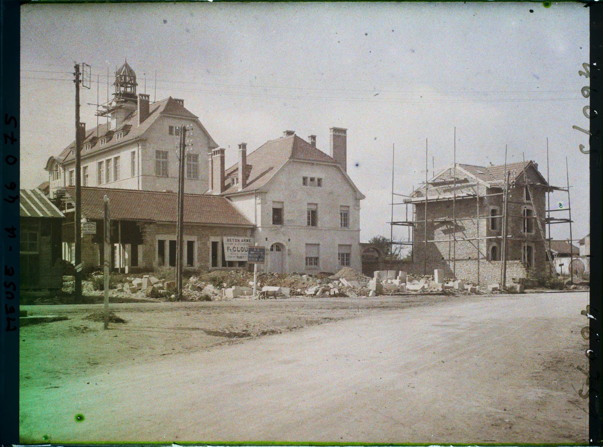 Image représentant France, Etain , Les nouvelles Ecoles autre aspect