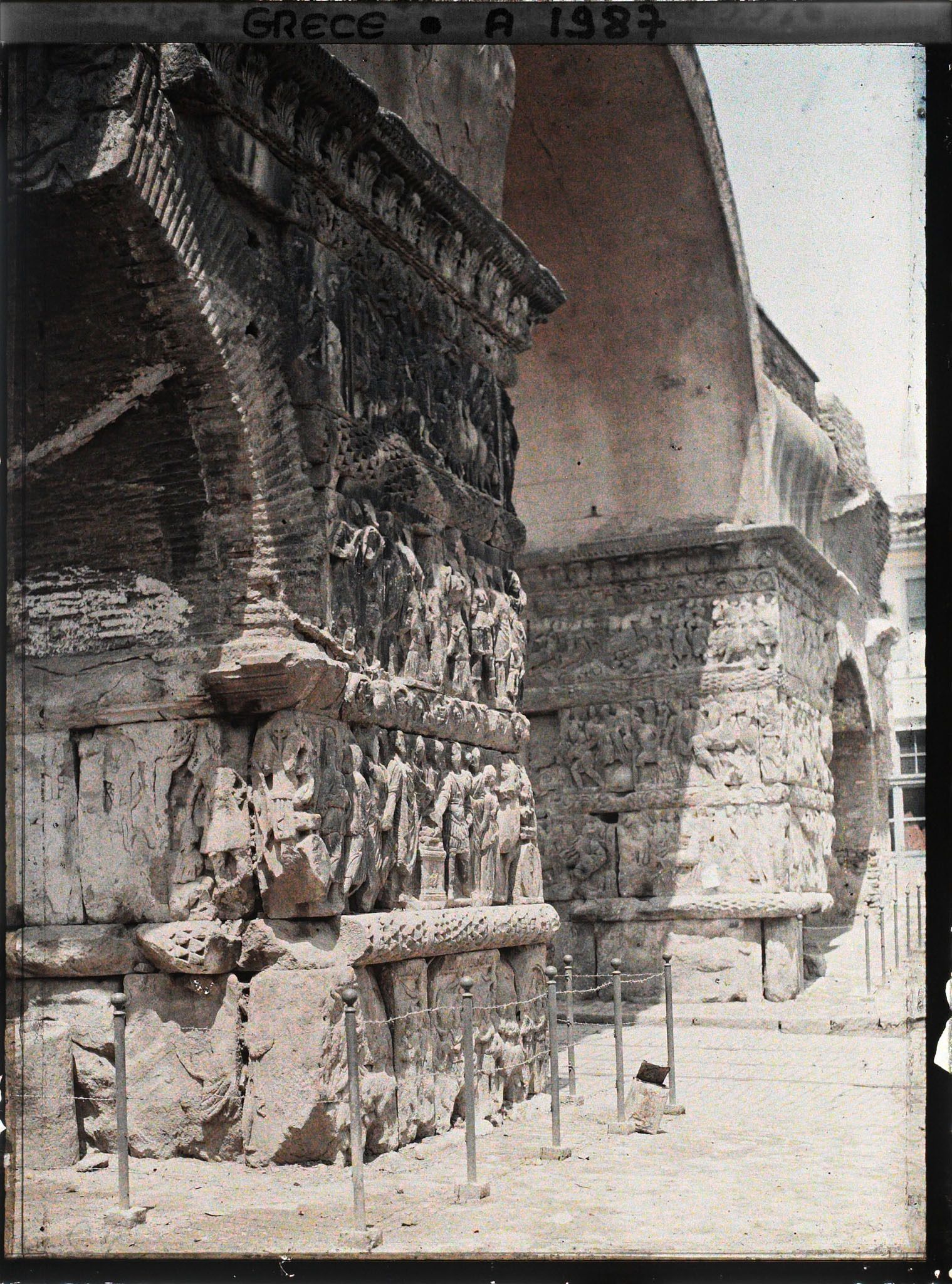 Image représentant L'arc de Galère