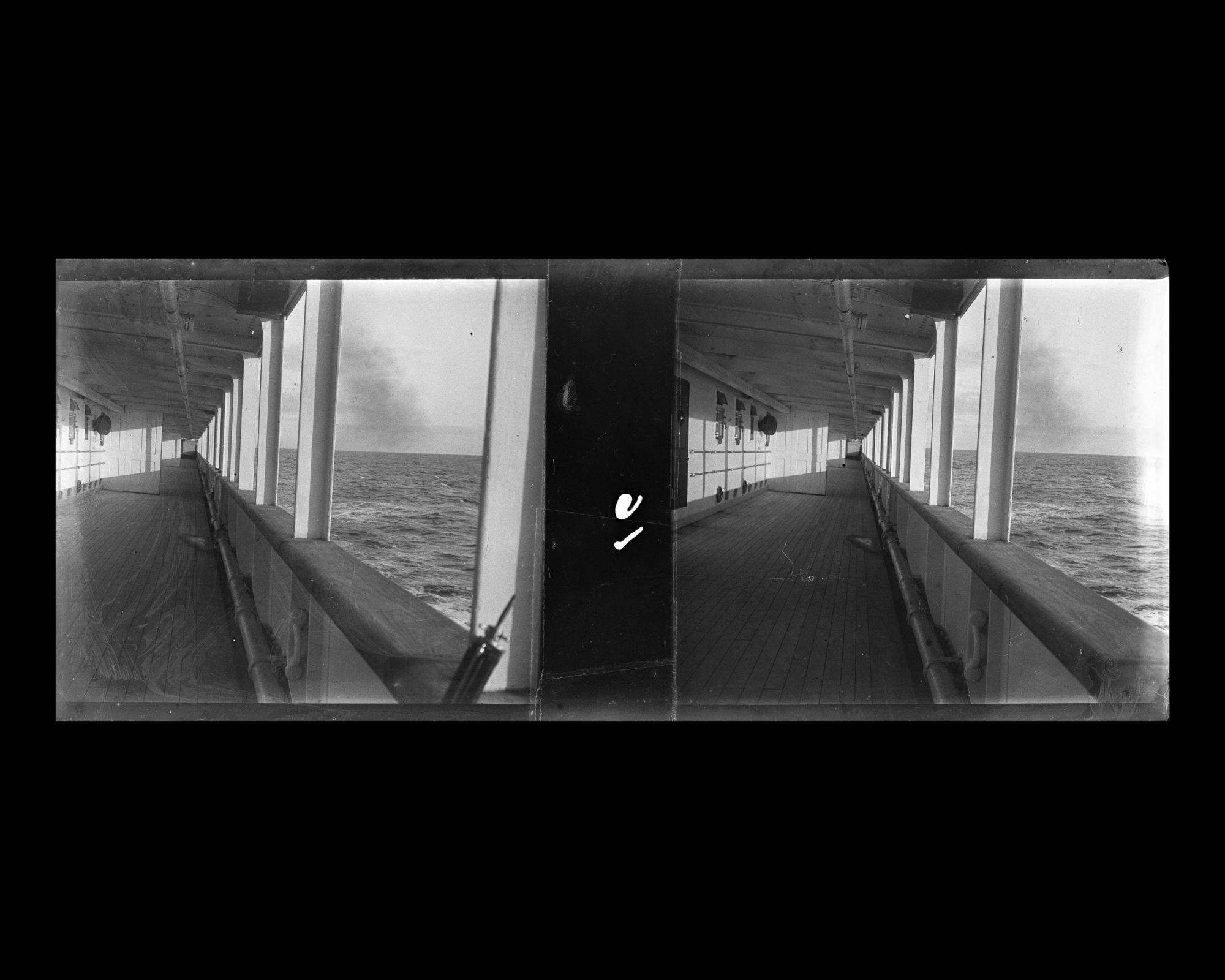 Image représentant Une coursive du pont des 1eres classes