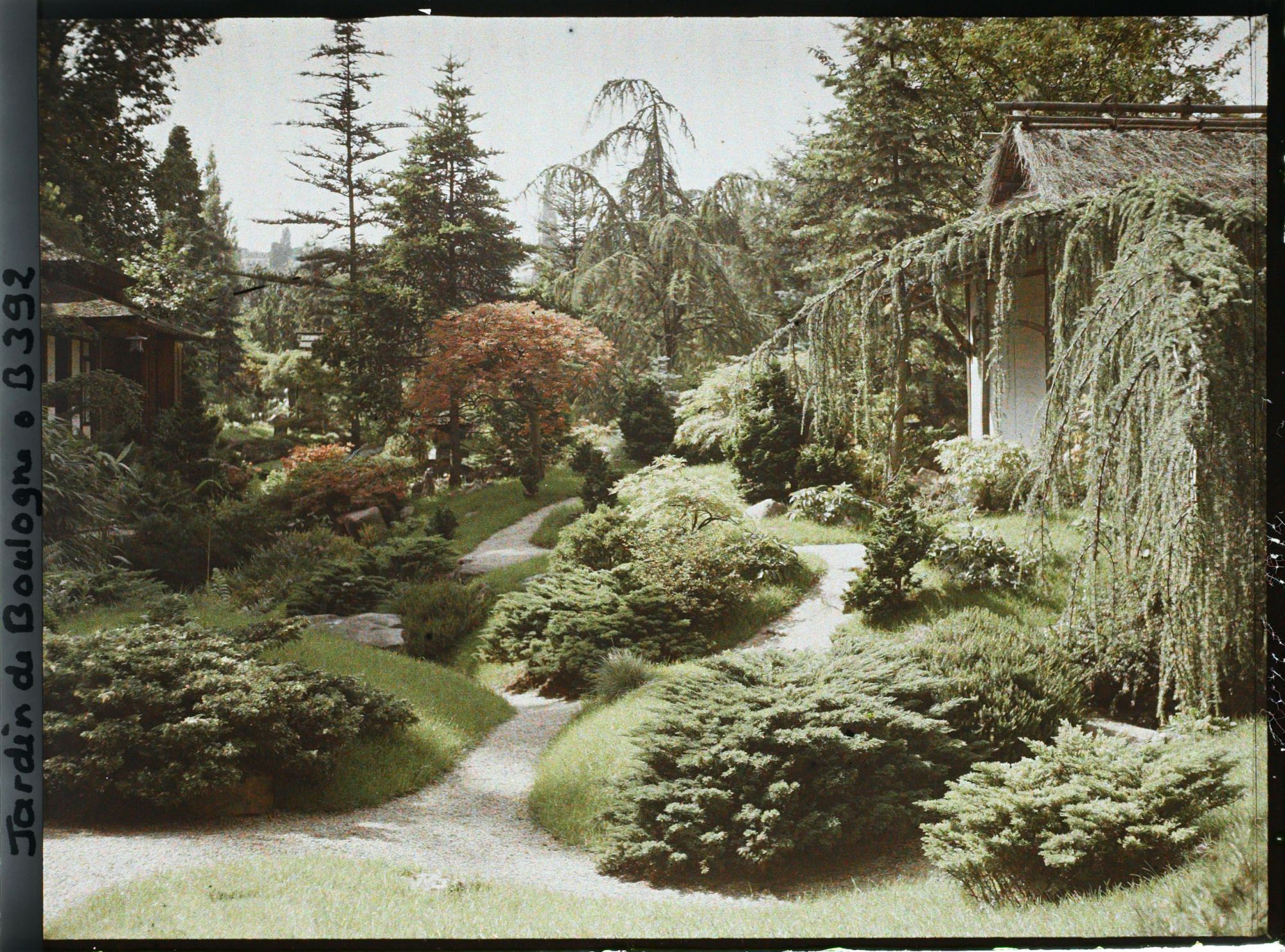 Image représentant Maison de thé au coeur du " village japonais " en direction du " sanctuaire japonais "