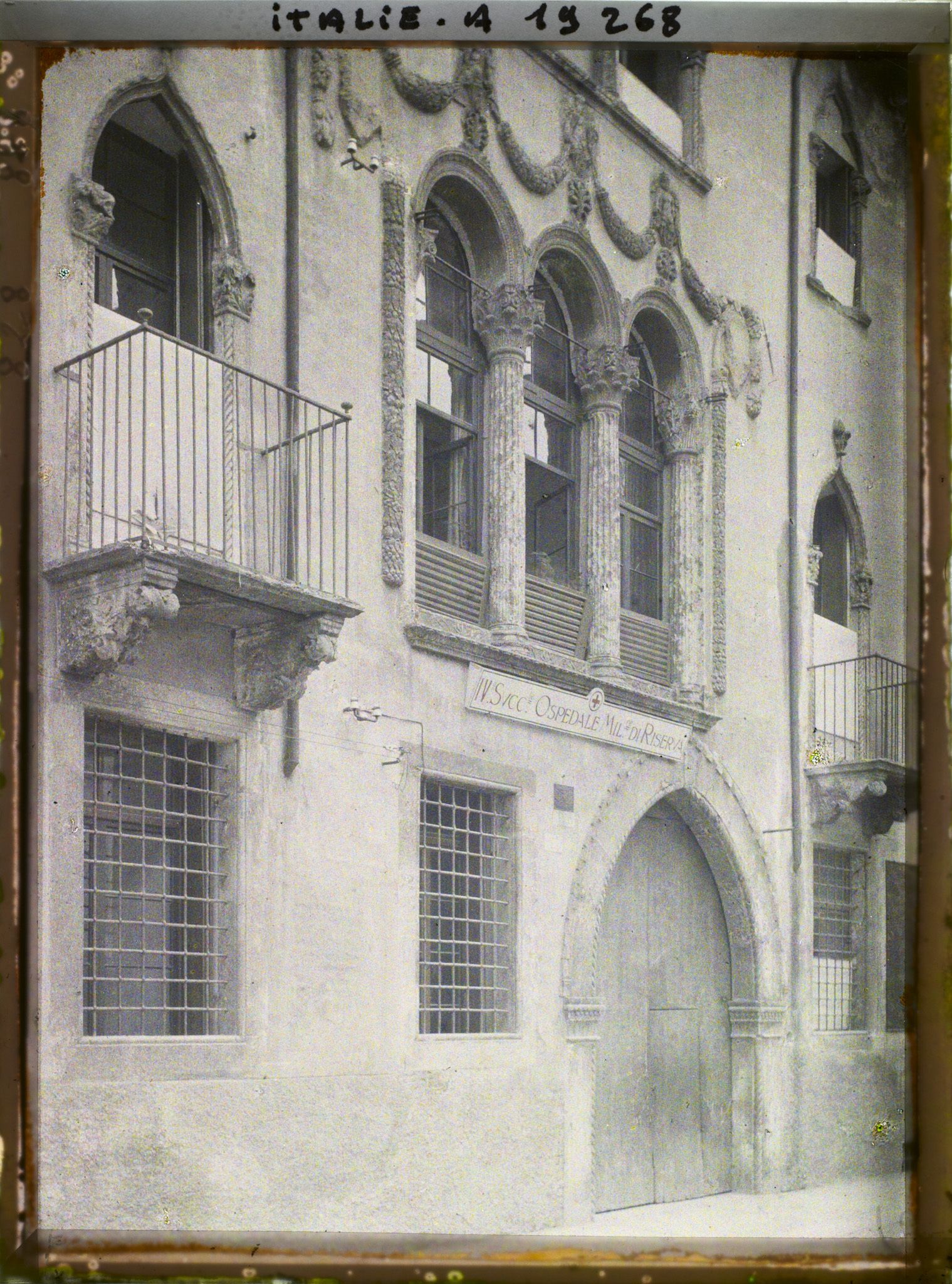 Image représentant Palais Squarzi rue des Saints apôtres ?