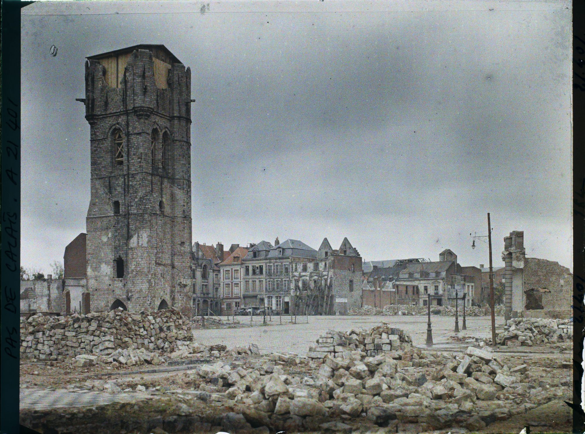 Image représentant France, Béthune, Beffroi et Grande place