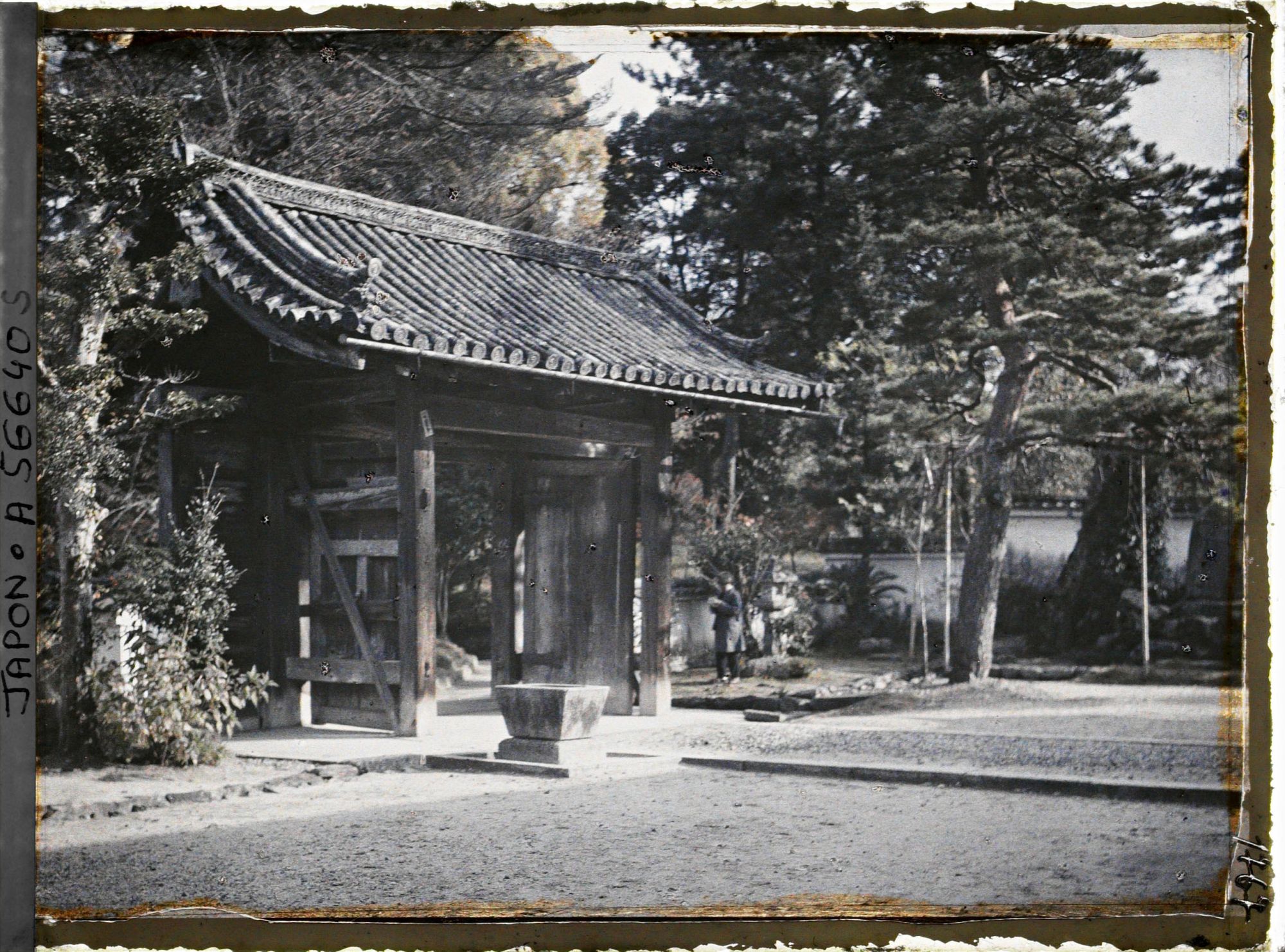 Image représentant Petite porte du temple Chion-in, monastère principal de la branche ouest de la secte bouddhique Jodo