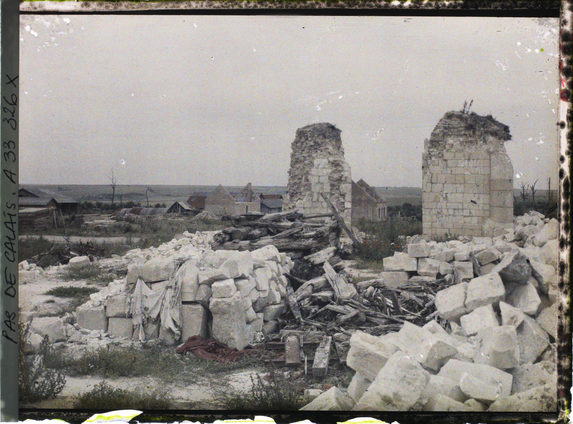 Image représentant France, Morval , Reconstructions ; vue prise des ruines de l'Eglise