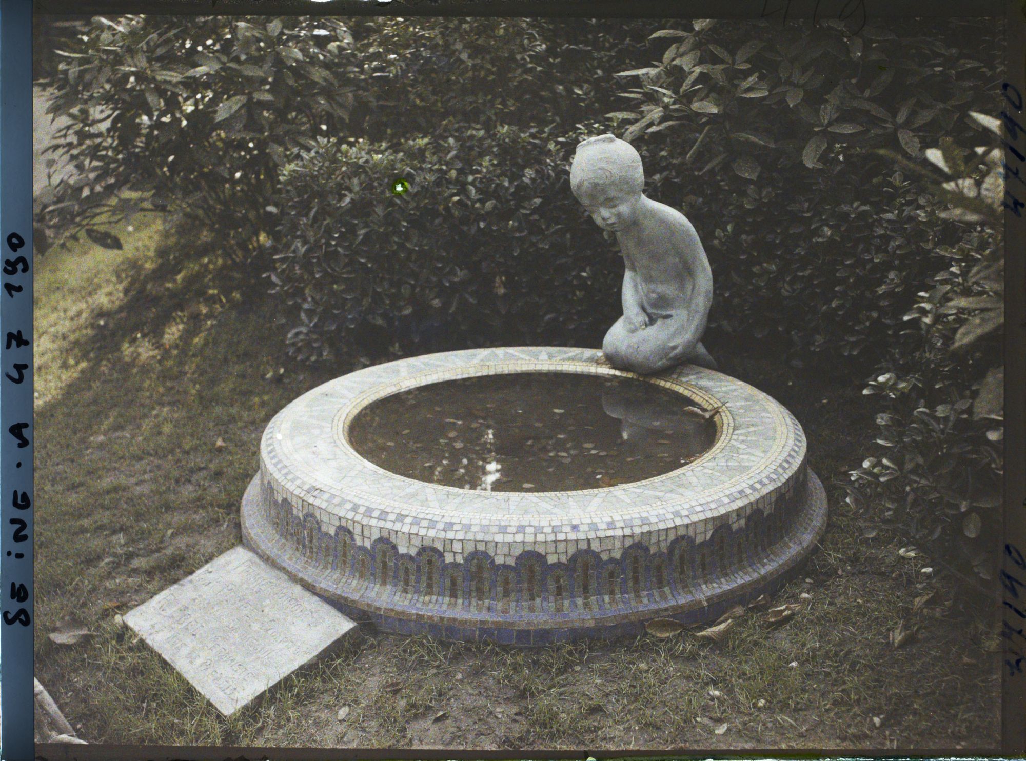 Image représentant L'Exposition des arts décoratifs, Le Premier Miroir Charles Rafaël Peyre, Cours-la-Reine