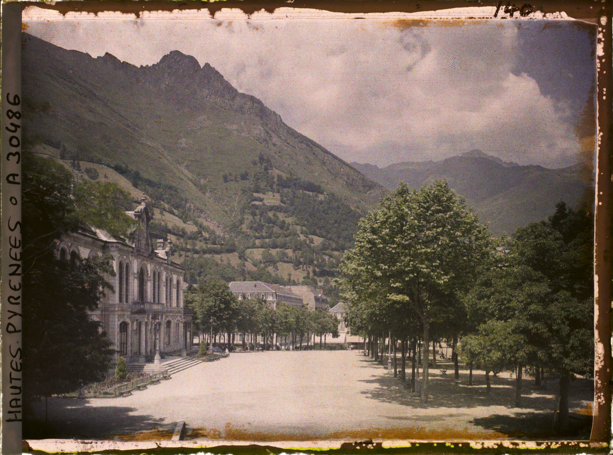 Image représentant France, Esplanade des ?ufs