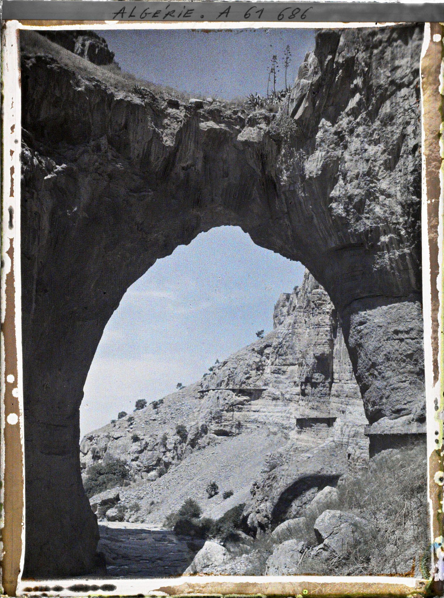 Image représentant Au fond des gorges du Rhumel