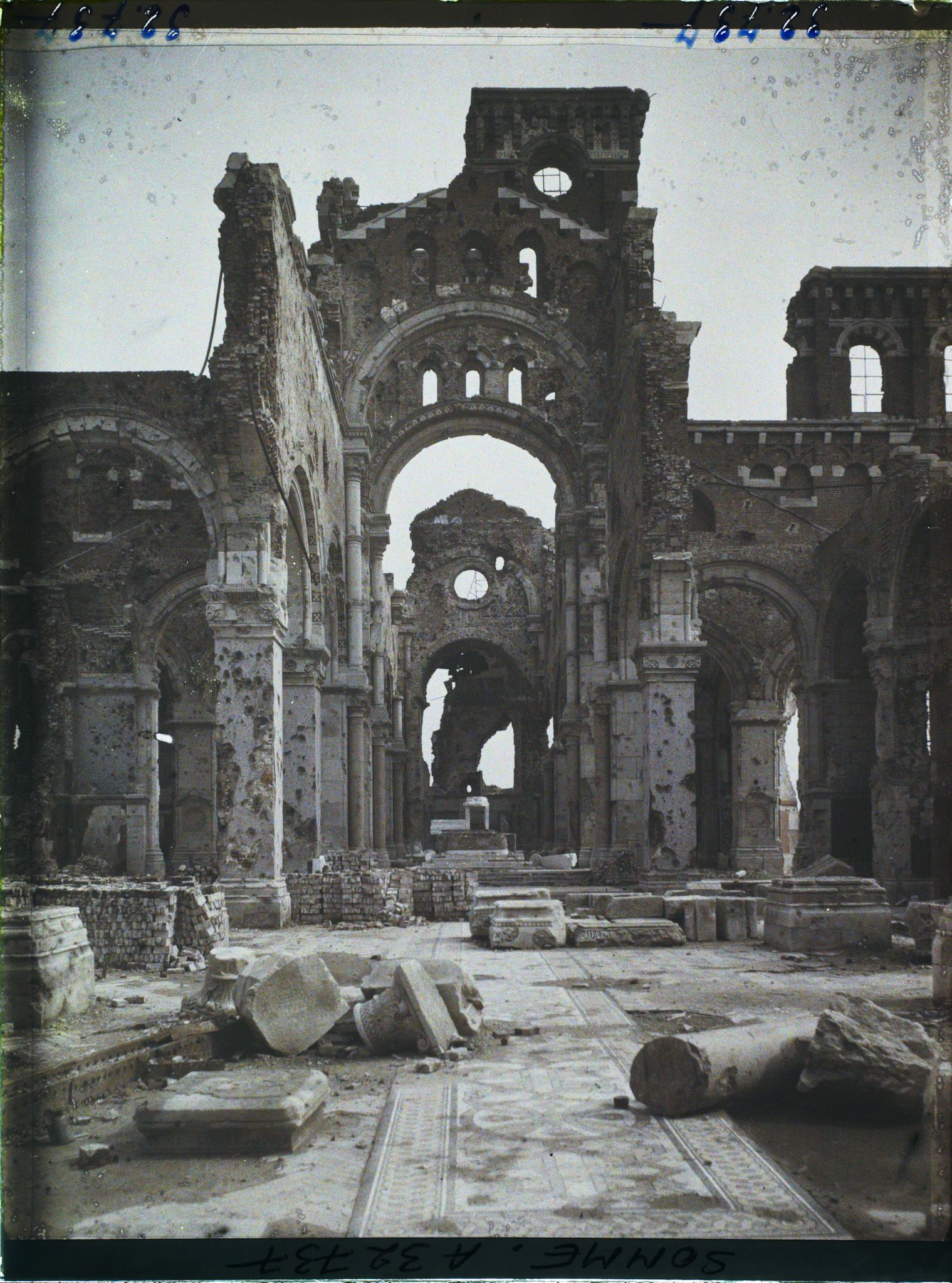 Image représentant France, Albert, Ensemble de la Nef déblayée