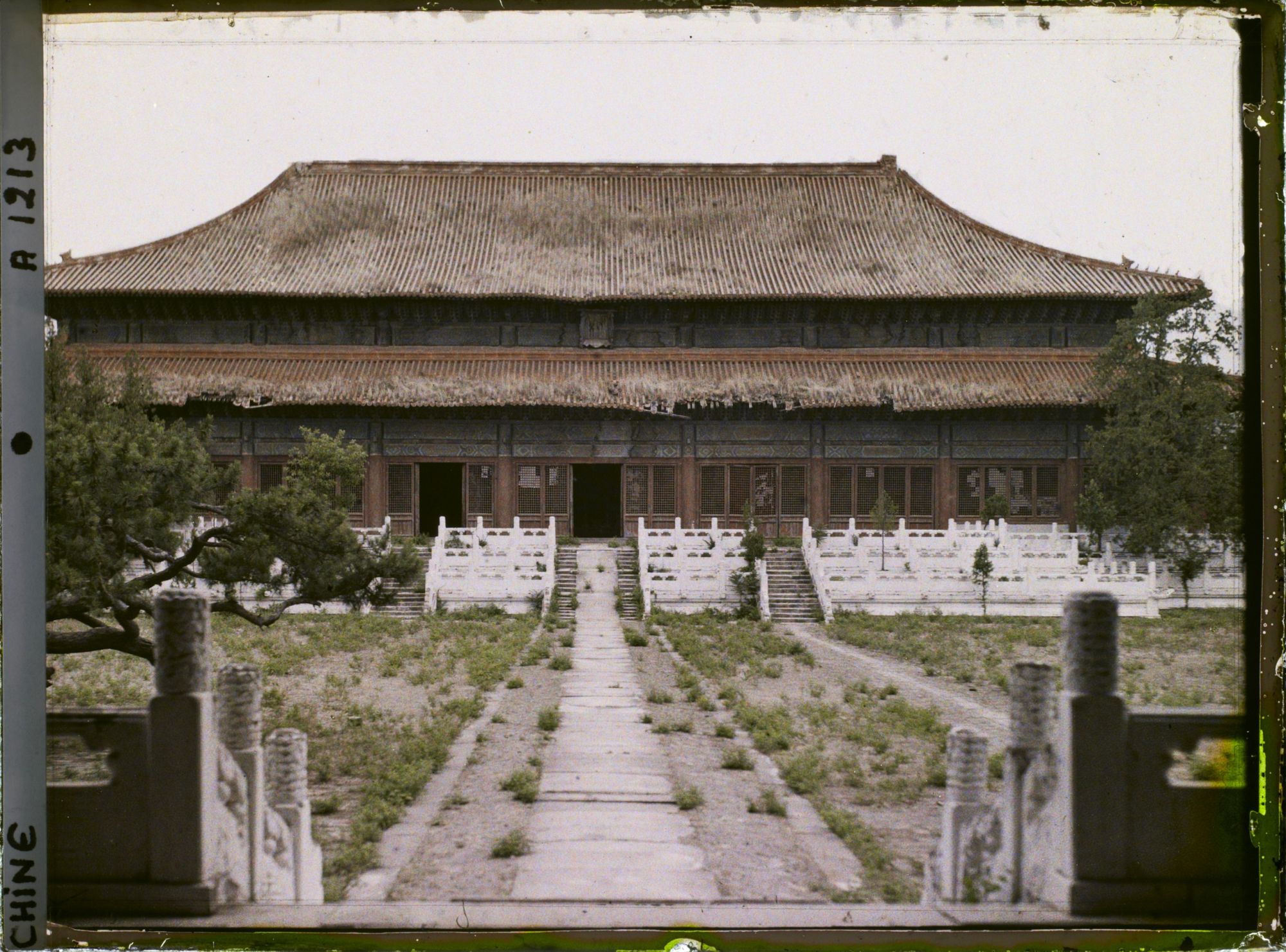 Image représentant Ming Shisanling (" Treize Tombeaux des Ming ")