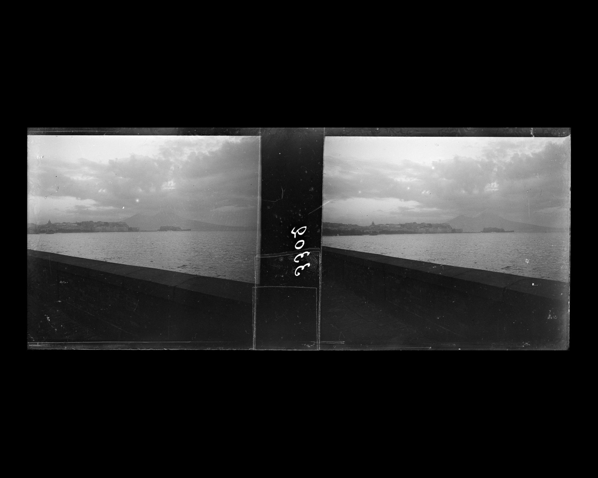 Image représentant Vue de la baie de Naples avec le Vesuve à l'arrière-plan