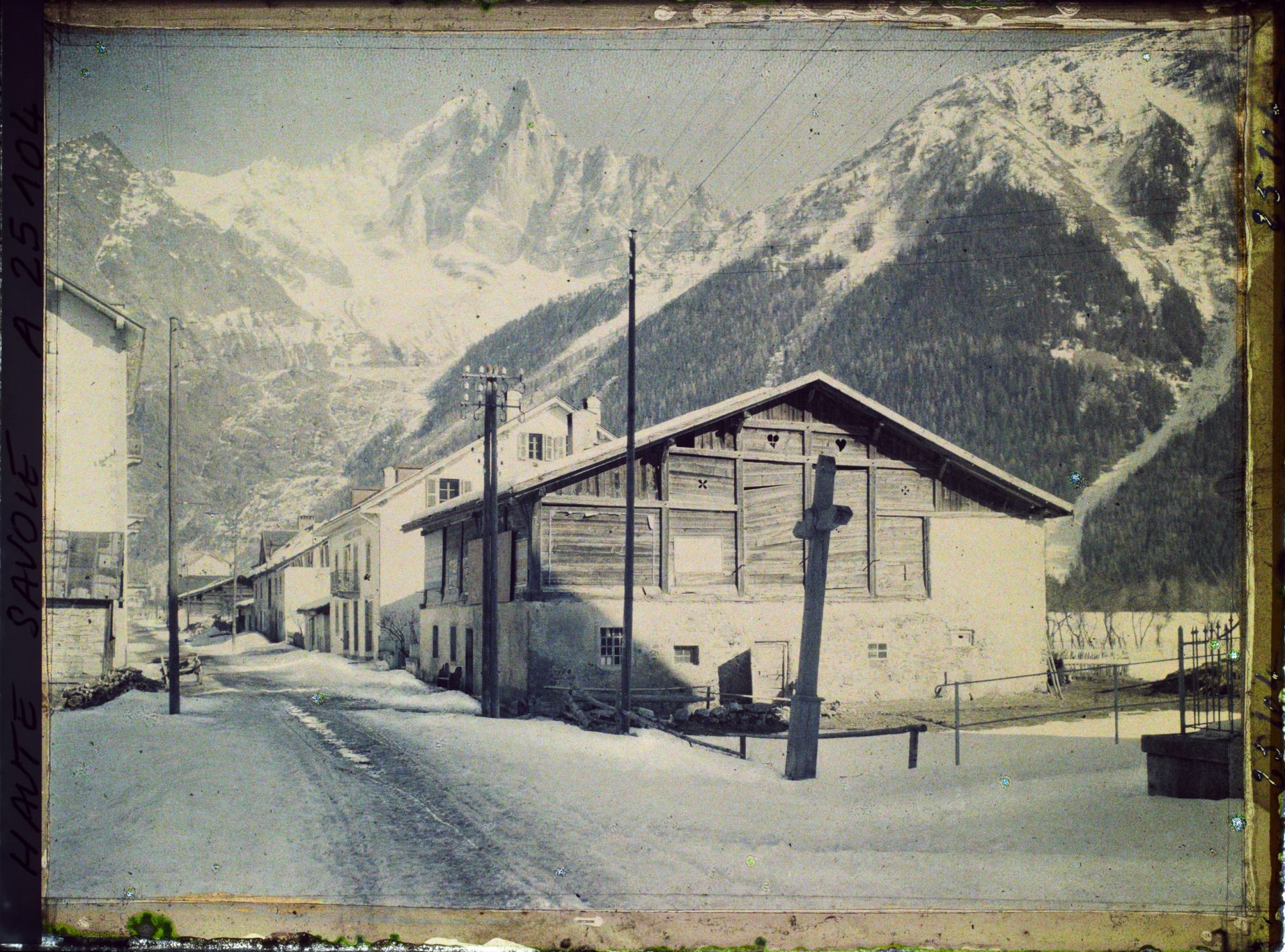 Image représentant France Les Alpes, Praz, Vallée de Chamonix, Le Village des Praz, l'Aiguille Verte et l'Aiguille du midi