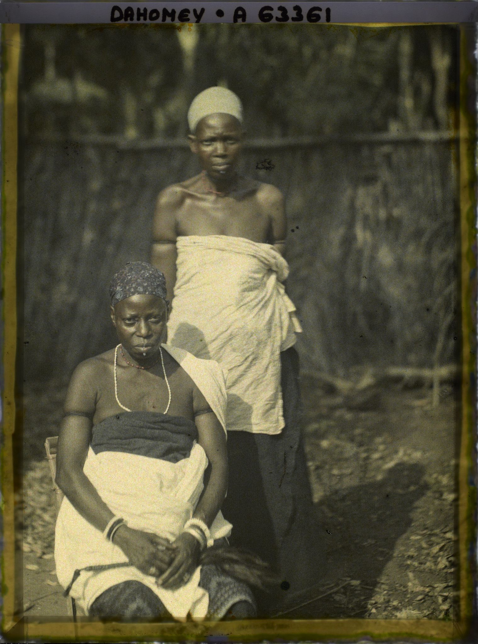 Image représentant Deux féticheuses de Doudoua