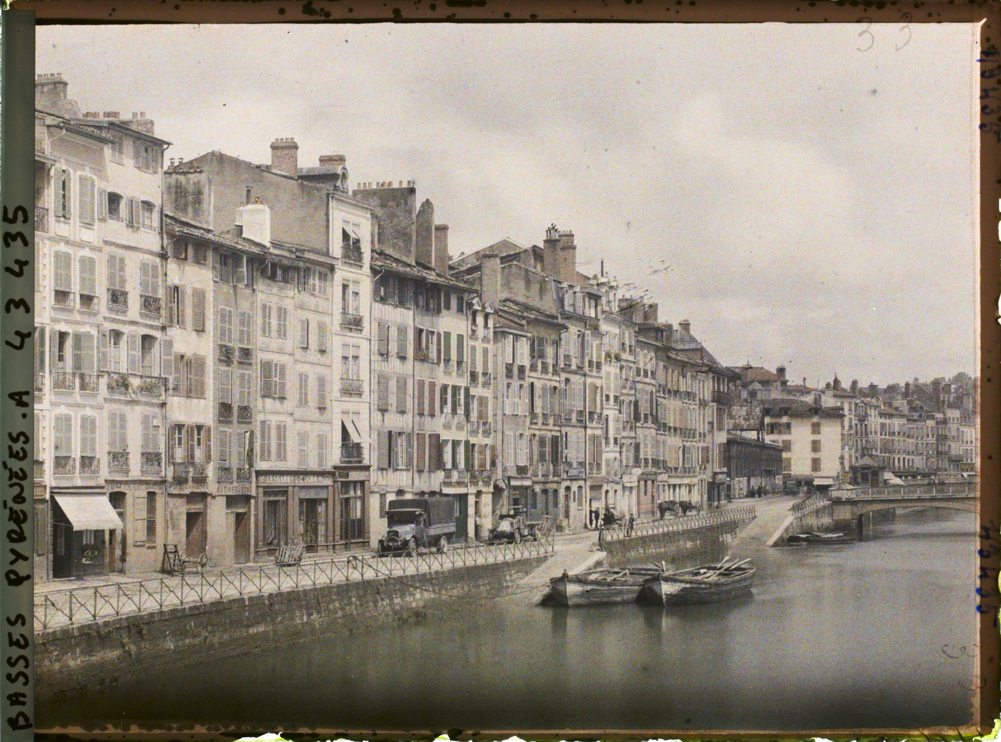 Image représentant France, Bayonne, Les Quais pris du Pont du Génie vers la Citadelle