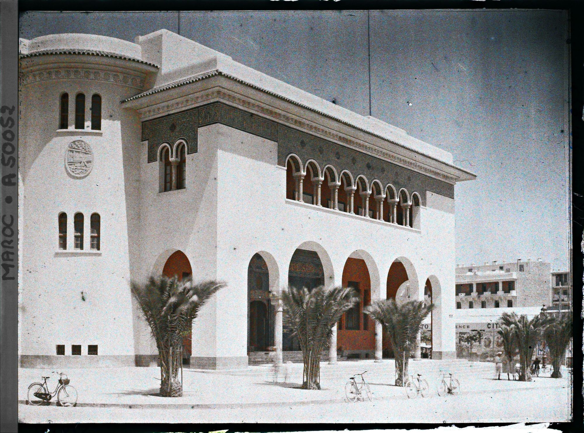 Image représentant L'hôtel des postes sur la place administrative