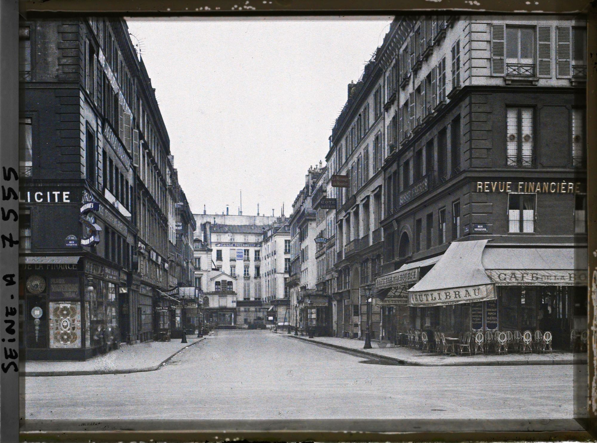 Image représentant La rue de la Bourse vue de la rue Vivienne