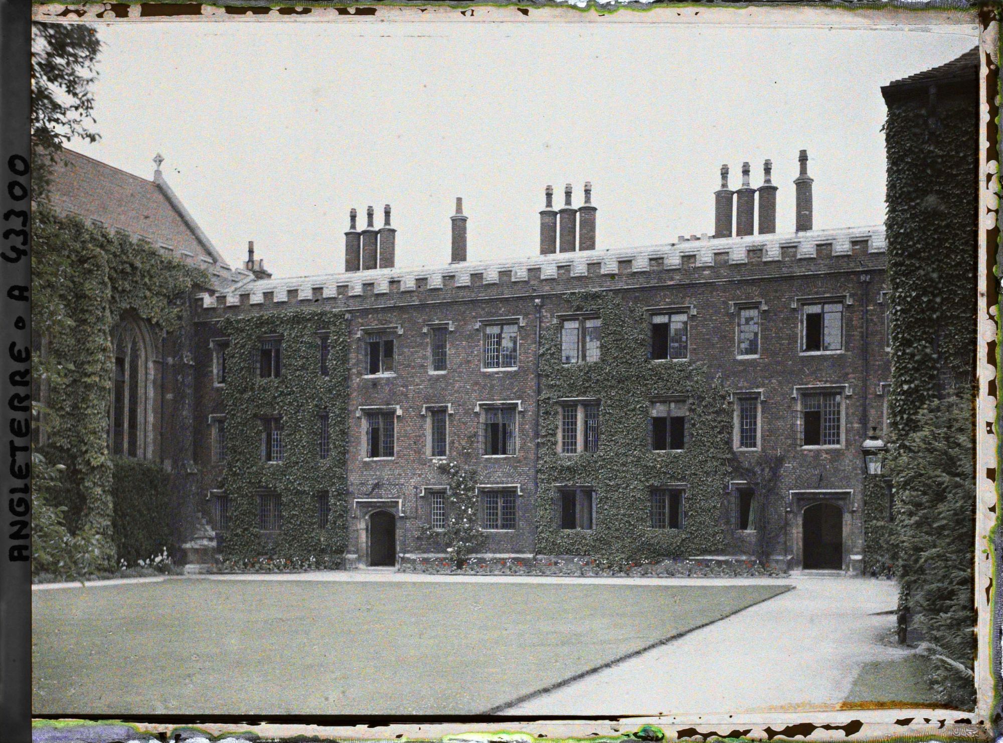 Image représentant La deuxième cour du Queen's College