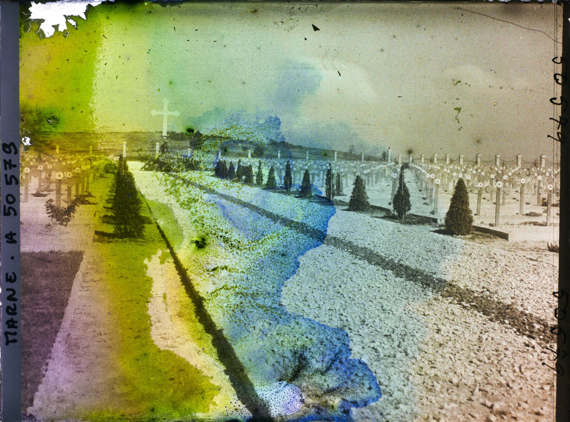 Image représentant France, Bligny, Cimetière Italien, allée Centrale