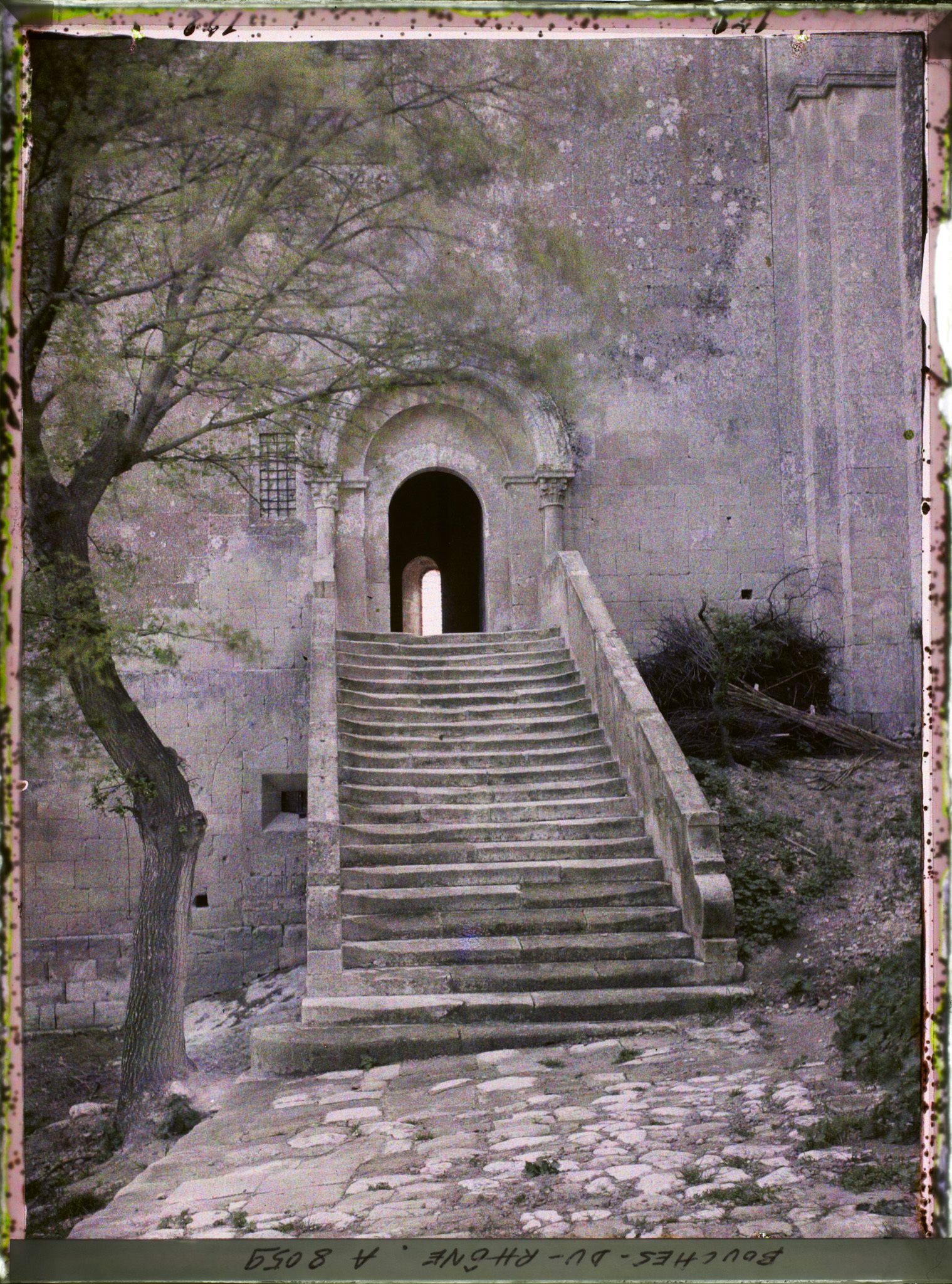 Image représentant Escalier de l'abbatiale Notre-Dame de l'abbaye de Montmajour