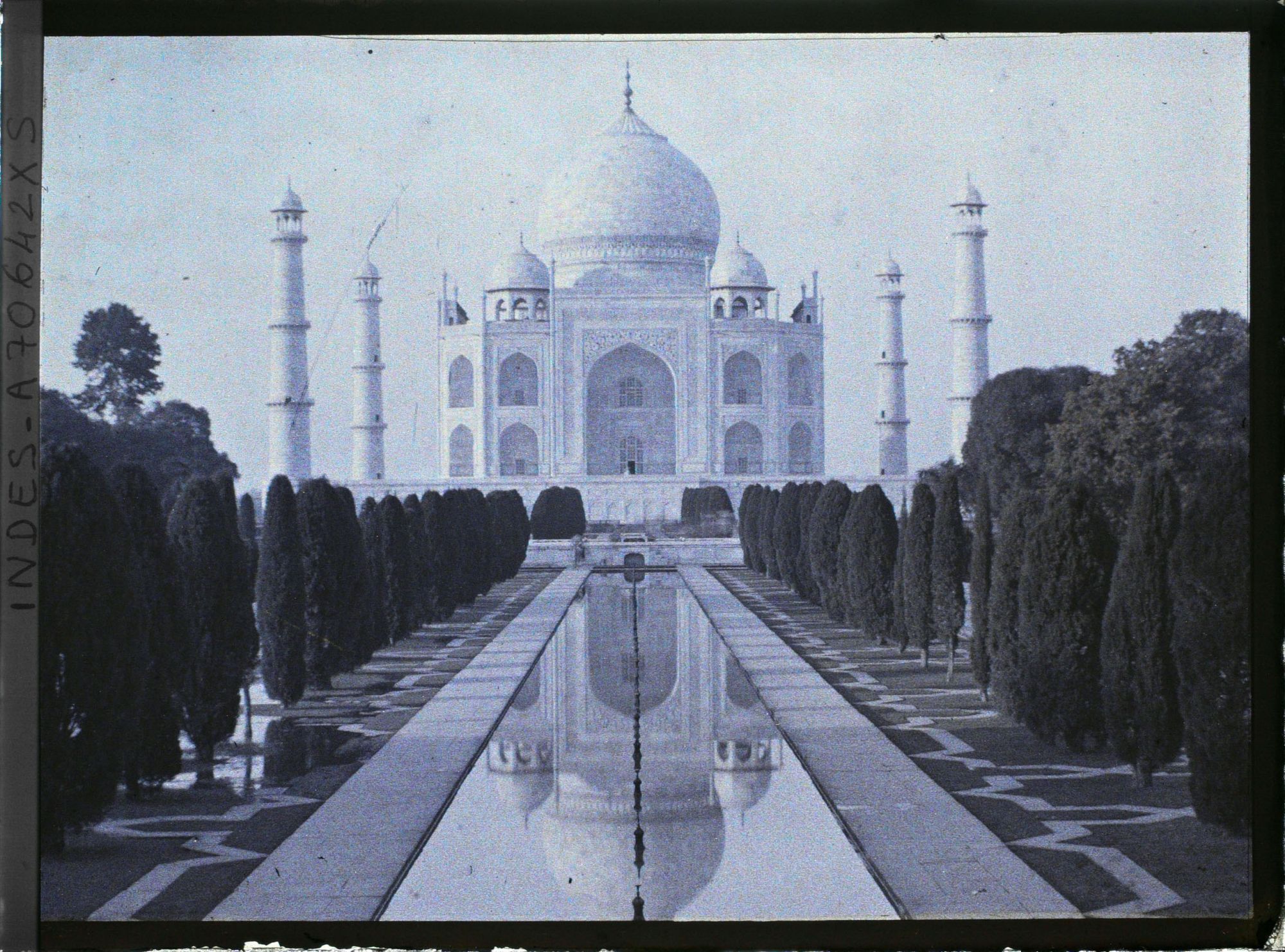 Image représentant Le grand canal axial et le mausolée du Taj Mahal