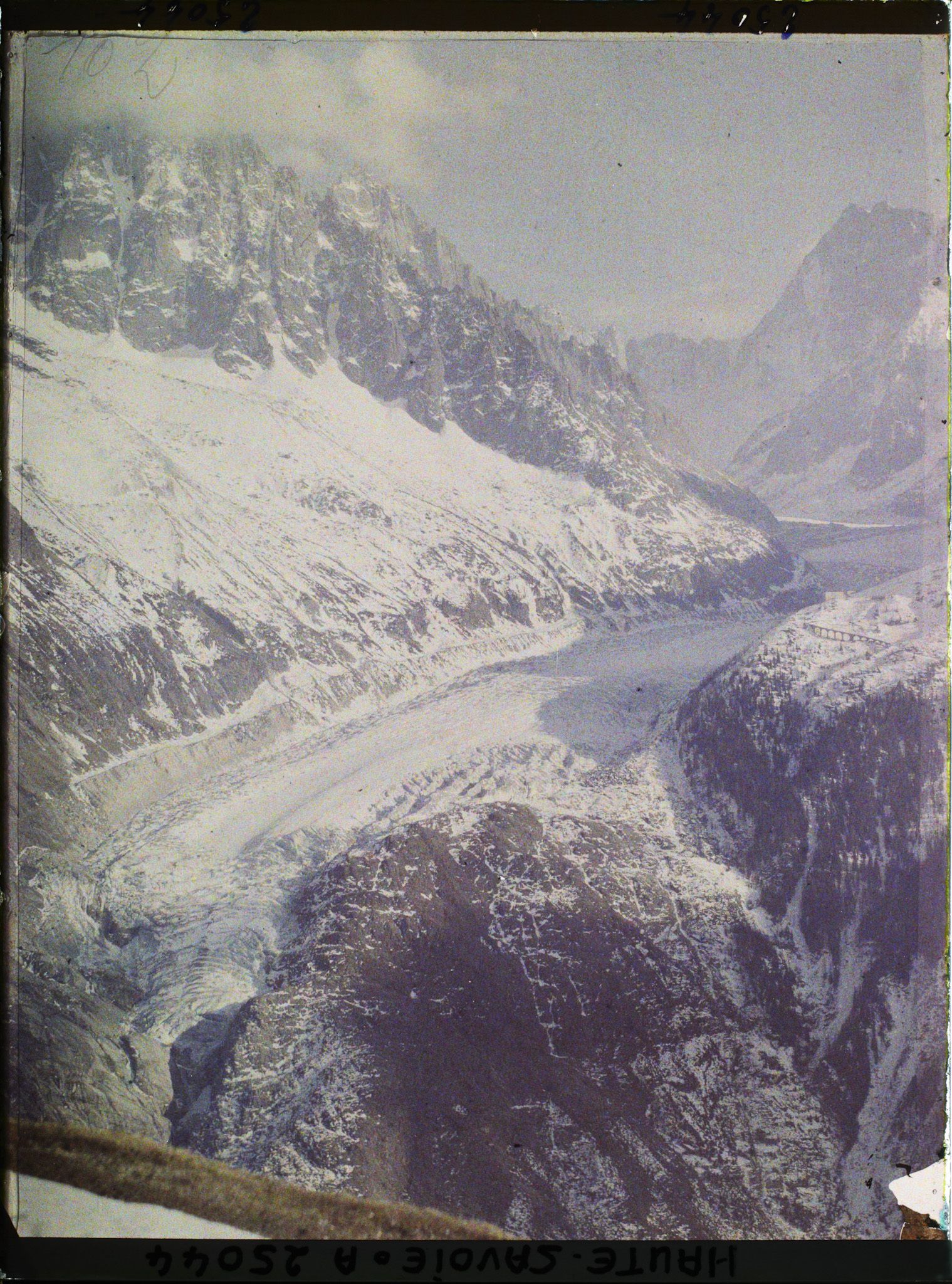 Image représentant France Les Alpes, Vue prise de la Flégère. Ensemble de la mer de glace