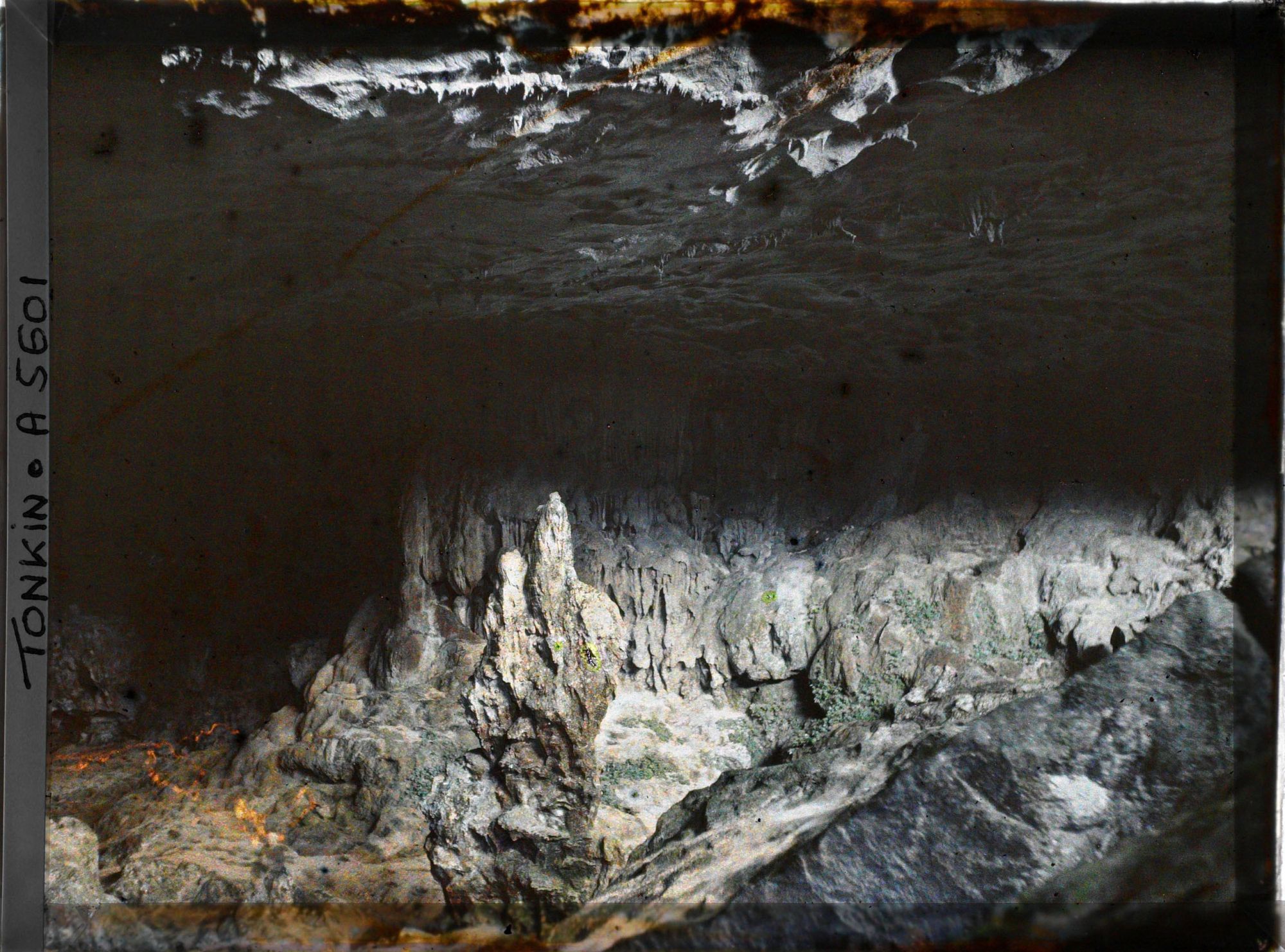 Image représentant Vue intérieur de la Grotte de la Surprise