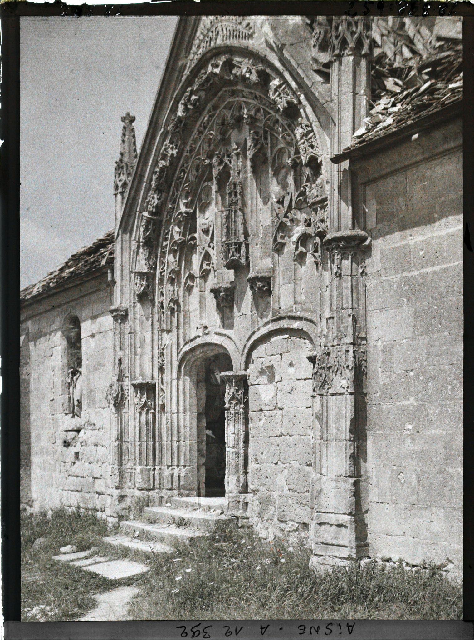 Image représentant France, Missy-s/-Aisne, Façade de l'Eglise