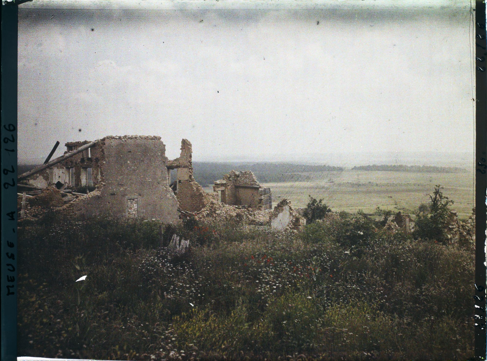 Image représentant France, Montsec, Ruines ancien Village et plaine de la Woëvre vers le Bois de la Maillette