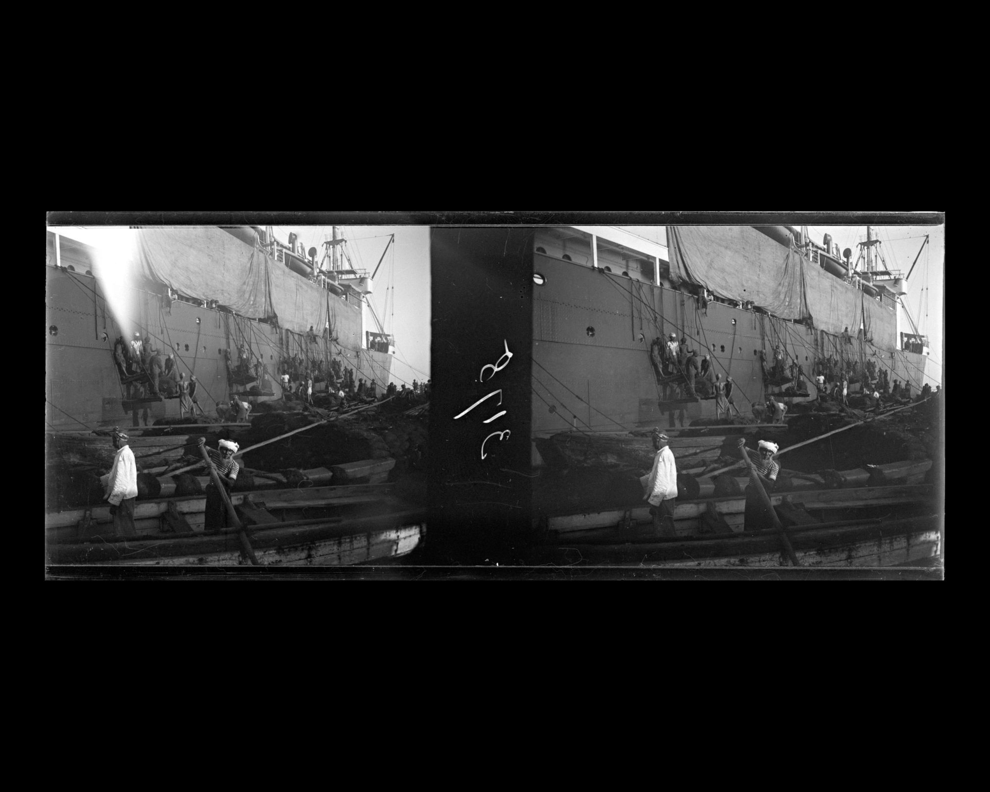 Image représentant Scène de débarquement de passagers de l'entrepont