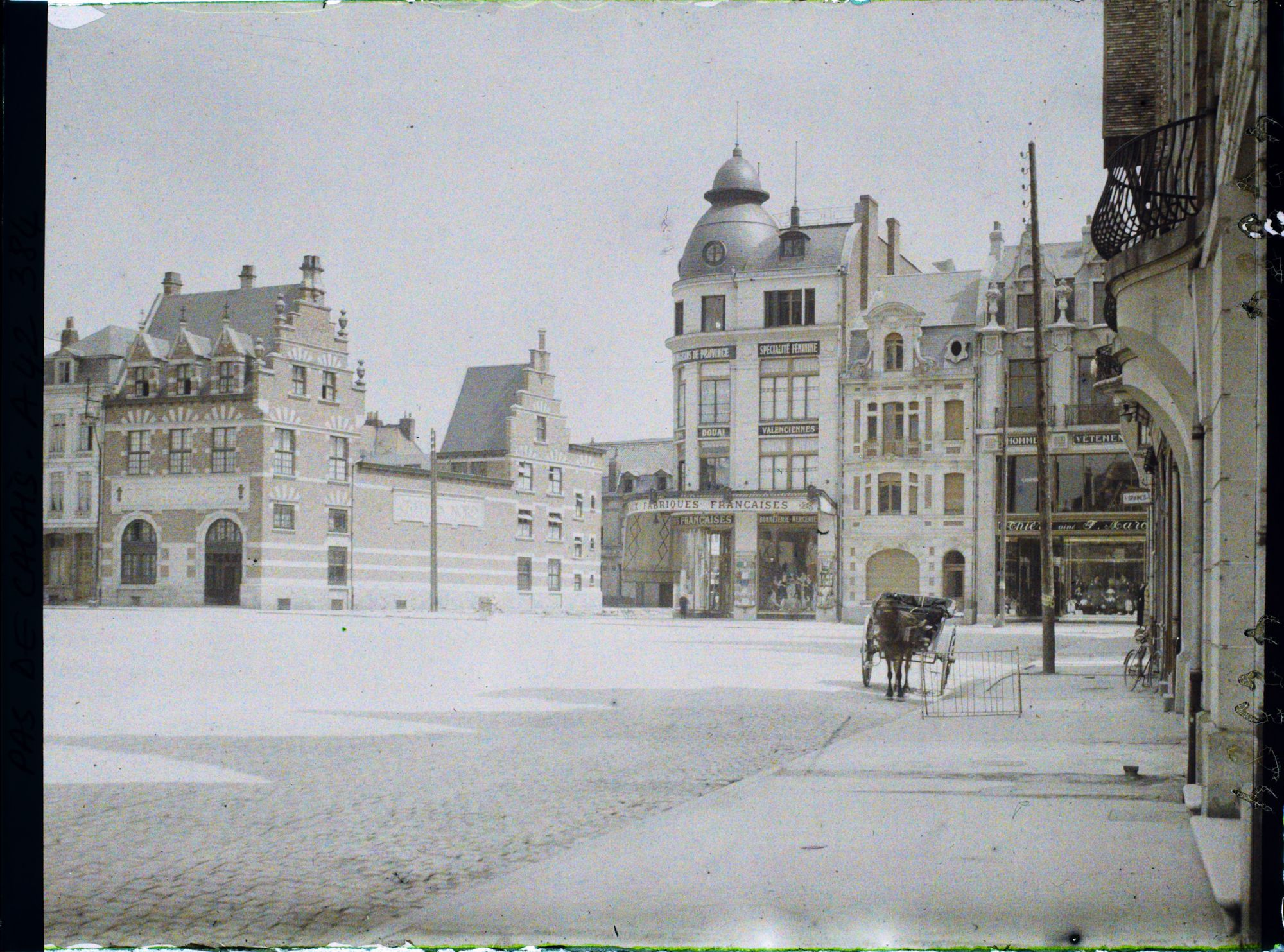 Image représentant France, Béthune, La Gde Place, Sud Est