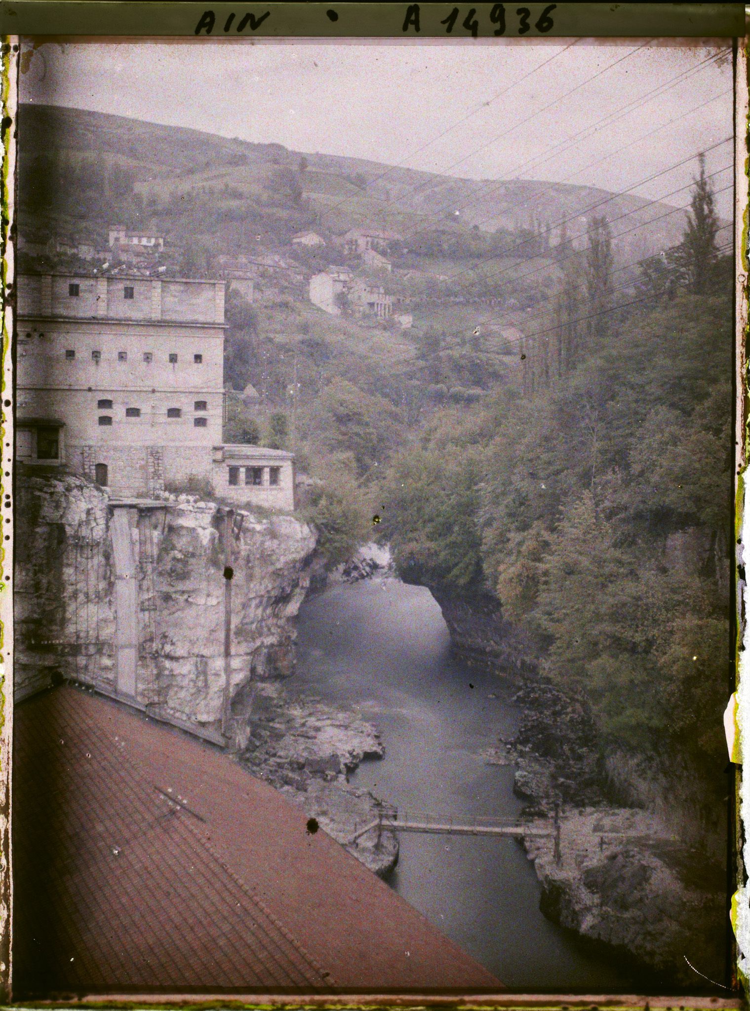 Image représentant Poste de transformation de Coupy dominant le Rhône