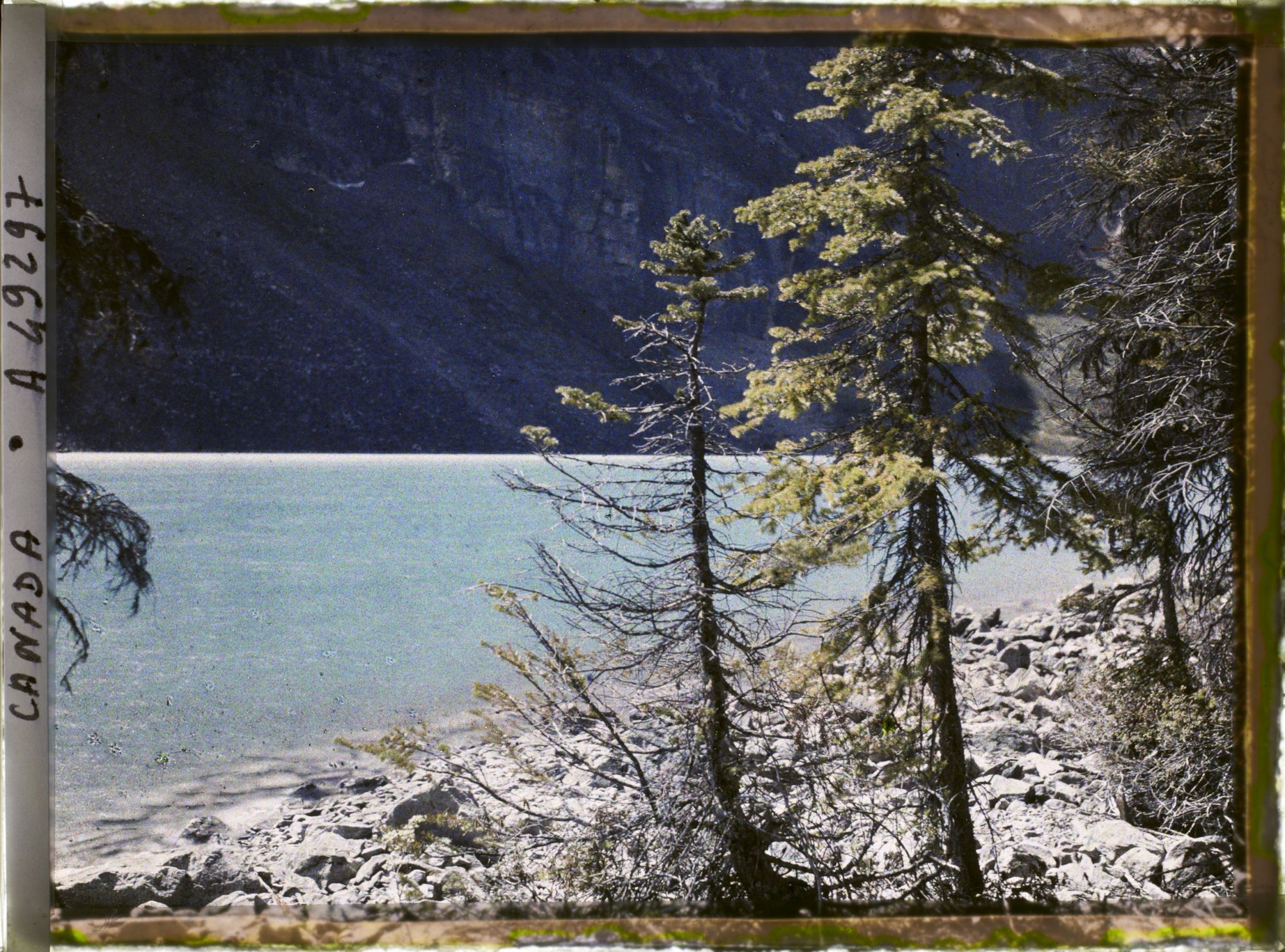 Image représentant Canada, Lac Louise, Effet de lumière sur le Lac