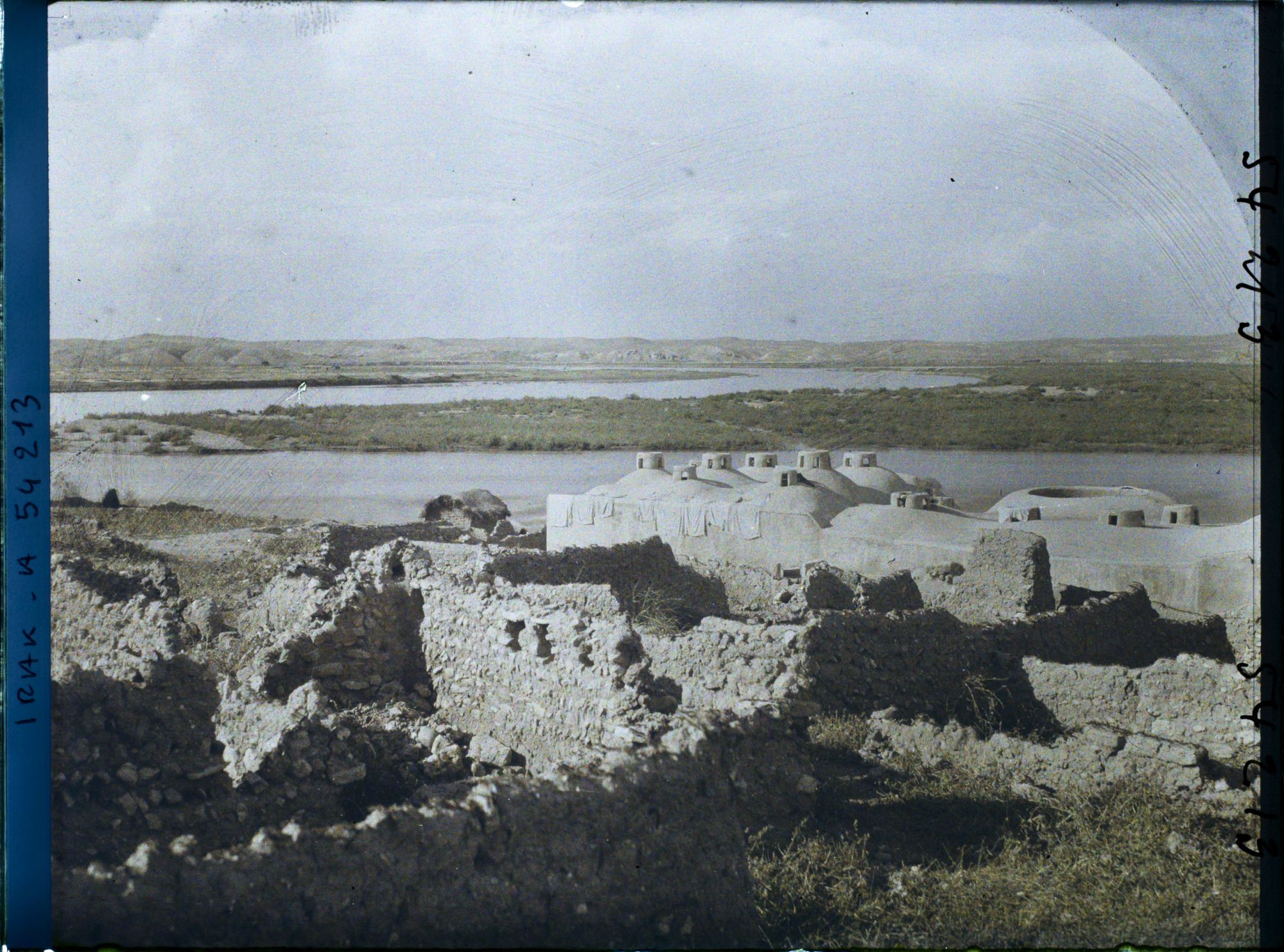 Image représentant Etablissement de bains sulfureux (près des sources à 130° F)