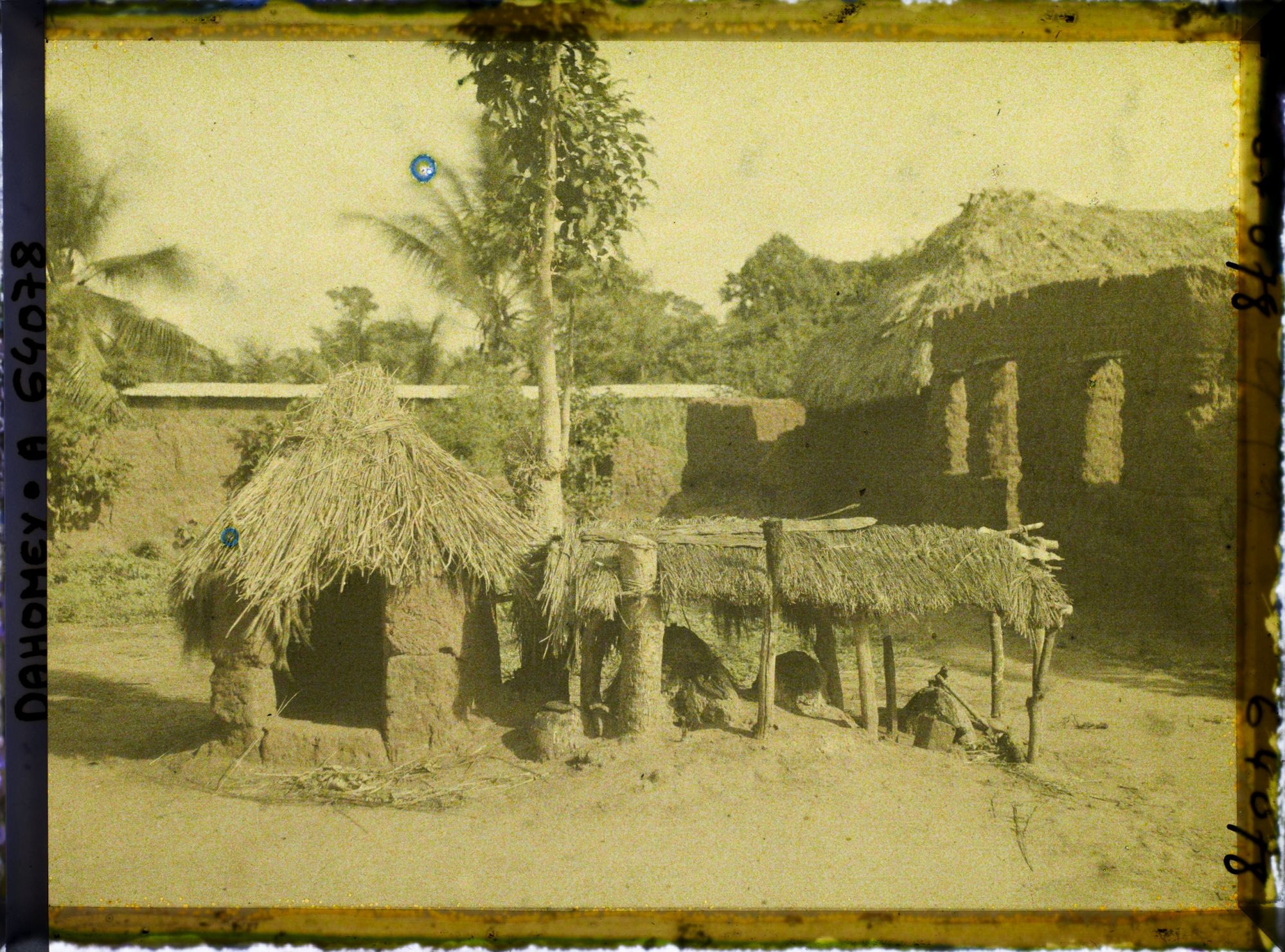 Image représentant Autels des fétiches Lègba et Dan