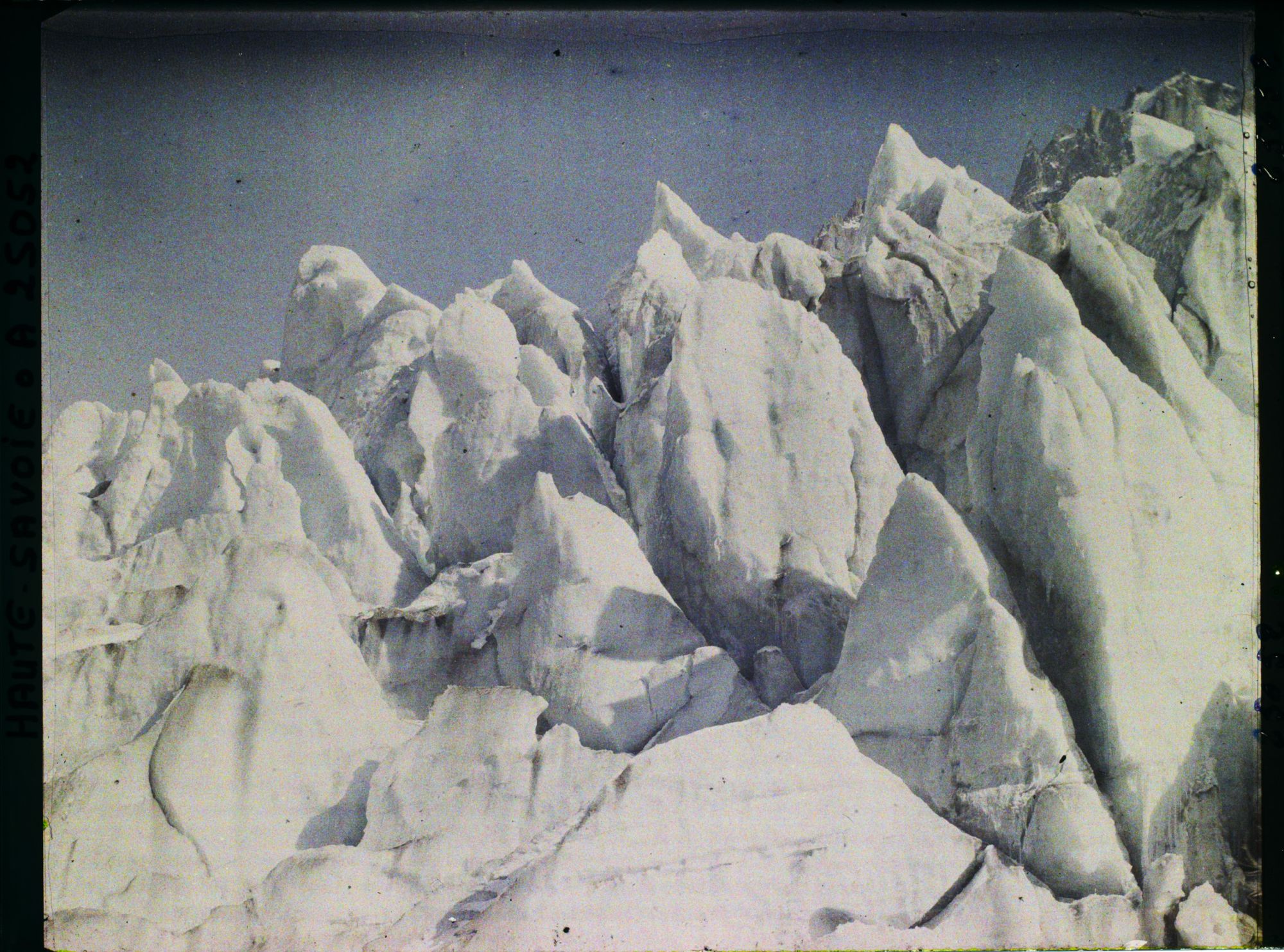 Image représentant France, Les Alpes, Les Bossons - Galacier des Bossons, lieu dit des " Pyramides " (séracs)