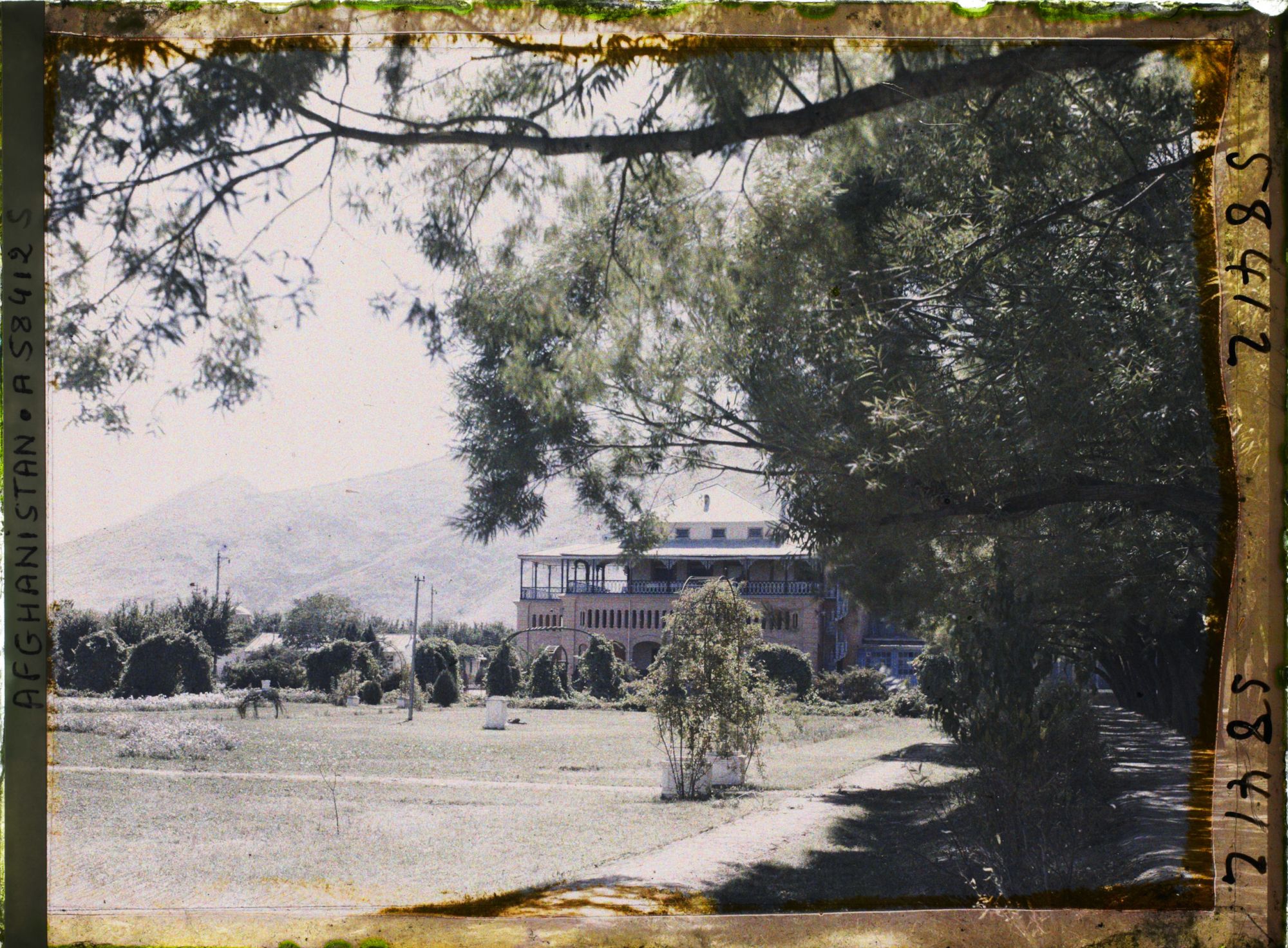 Image représentant Le ministère des Affaires étrangères (Palais de Stôr) et son jardin