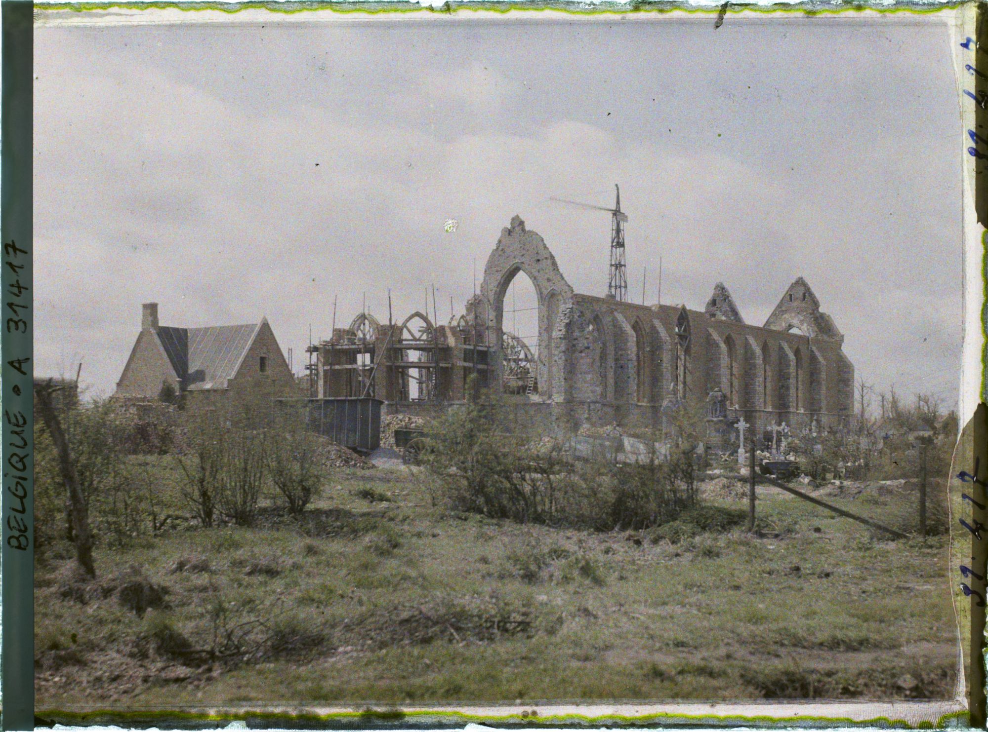 Image représentant Belgique, Neuve Eglise, L'Eglise en reconstruction