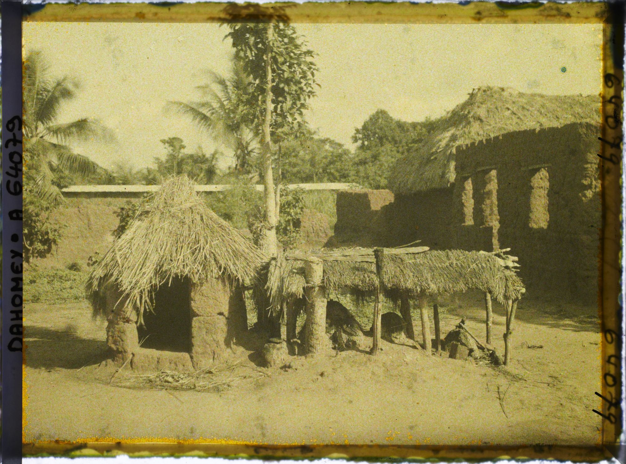 Image représentant Autels des fétiches Lègba et Dan