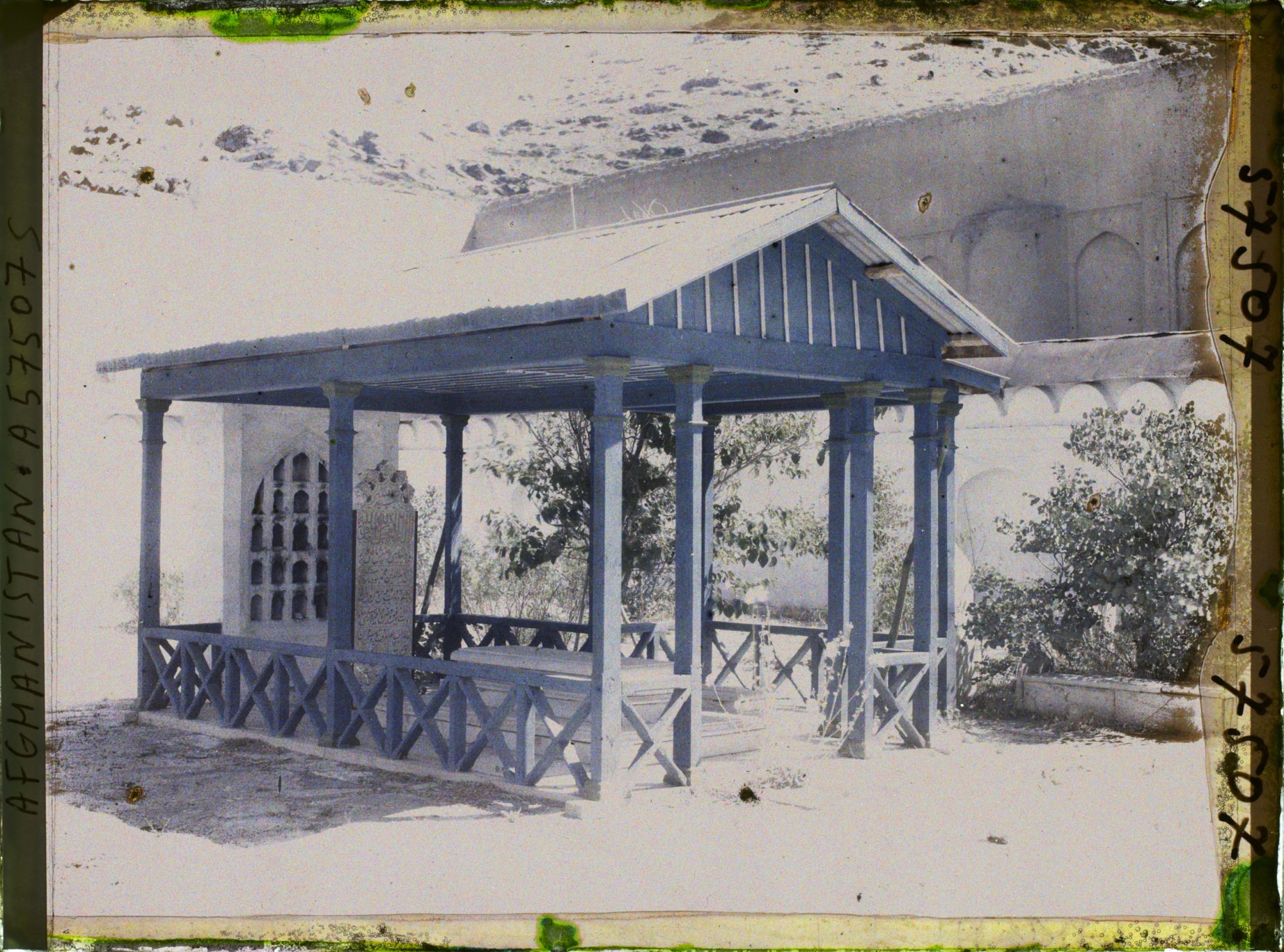 Image représentant Bagh-i-Babour (Jardins de Babour). Le tombeau de l'Empereur Babour