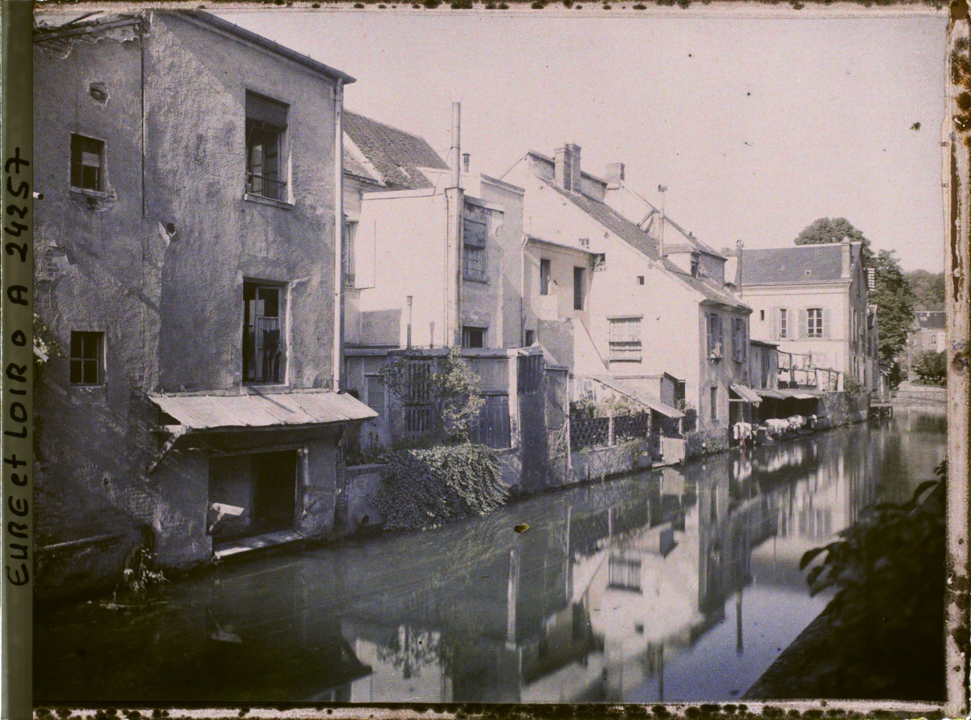 Image représentant Maisons et lavoir au bord de la Blaise