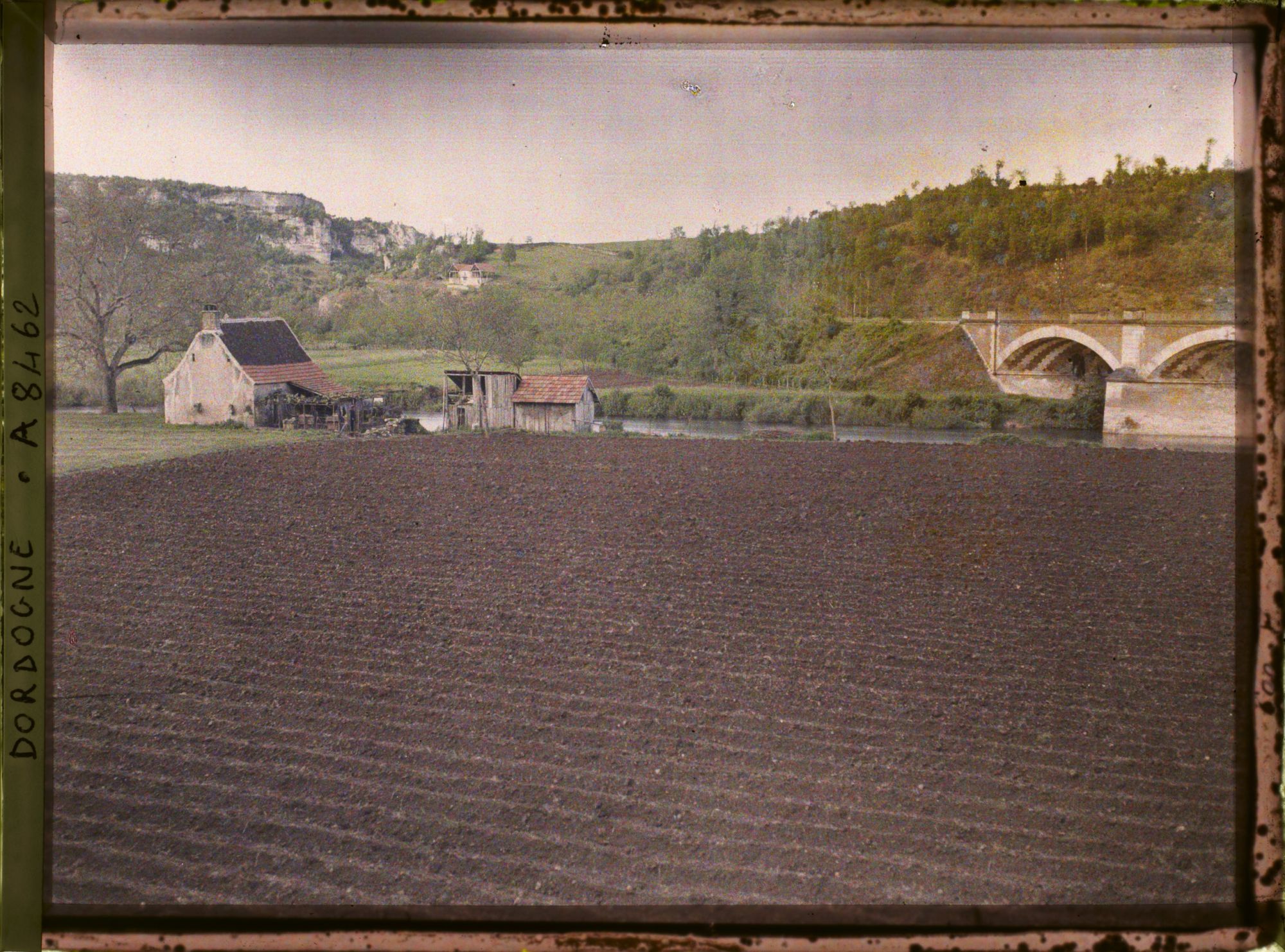 Image représentant Le pont du chemin de fer sur La Vézère
