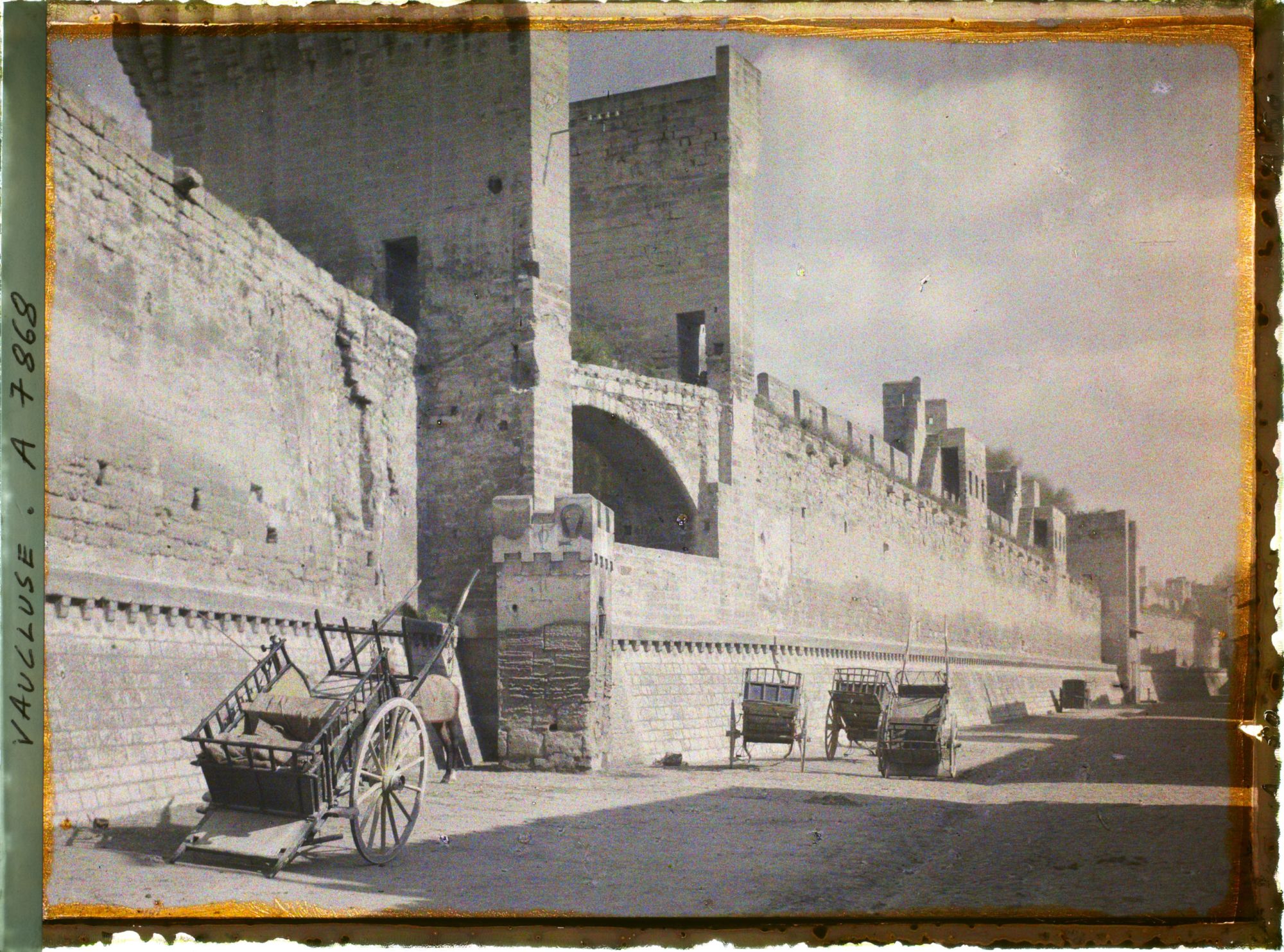 Image représentant L'intérieur des remparts